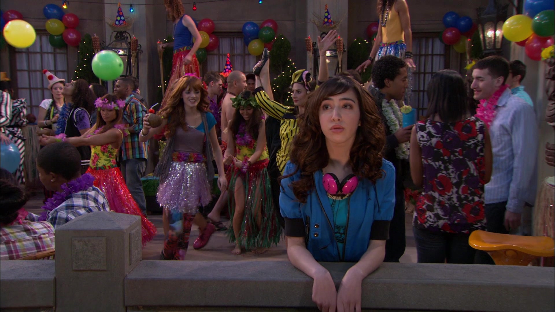Shake_It_Up_S01E19_1080p_001941.jpg