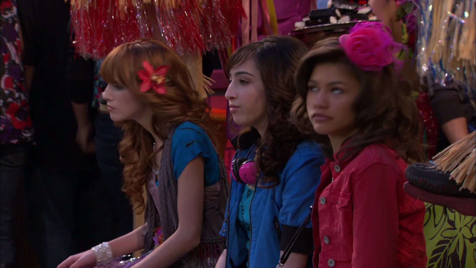 Shake_It_Up_S01E19_1080p_002045.jpg