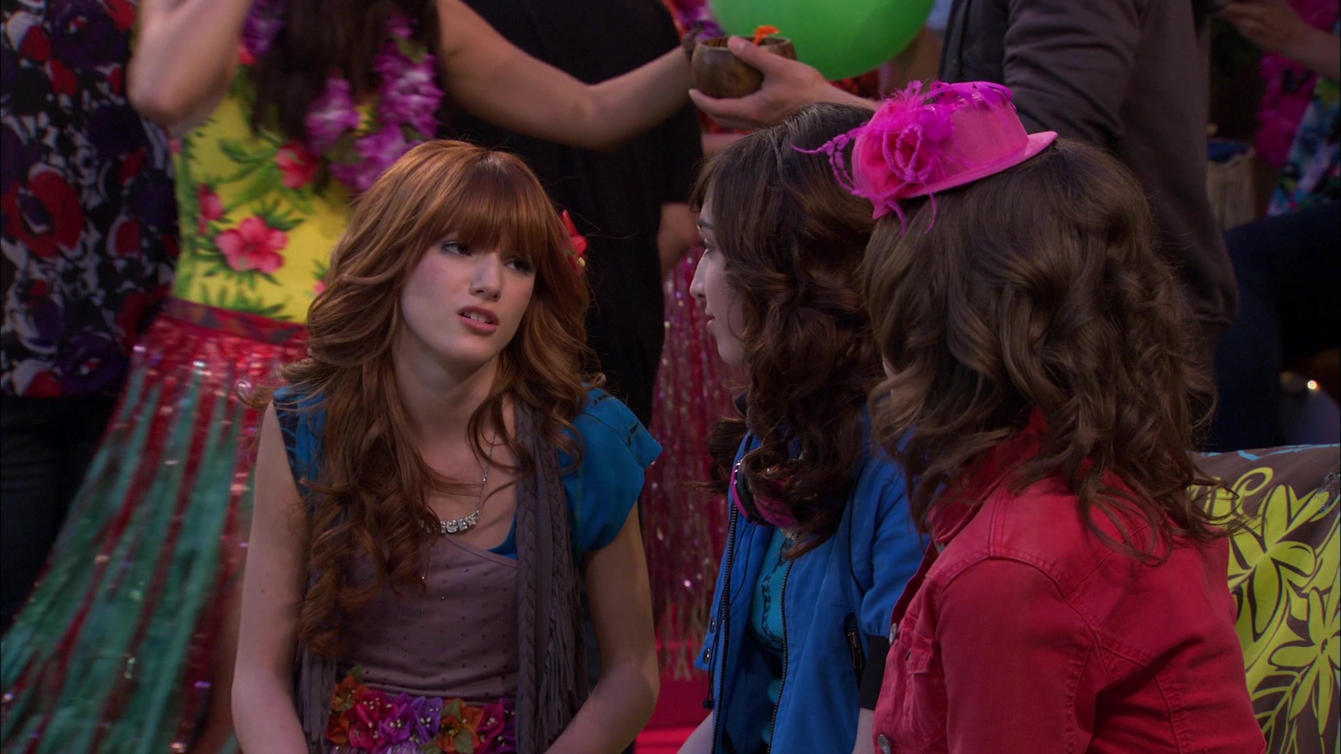 Shake_It_Up_S01E19_1080p_002101.jpg