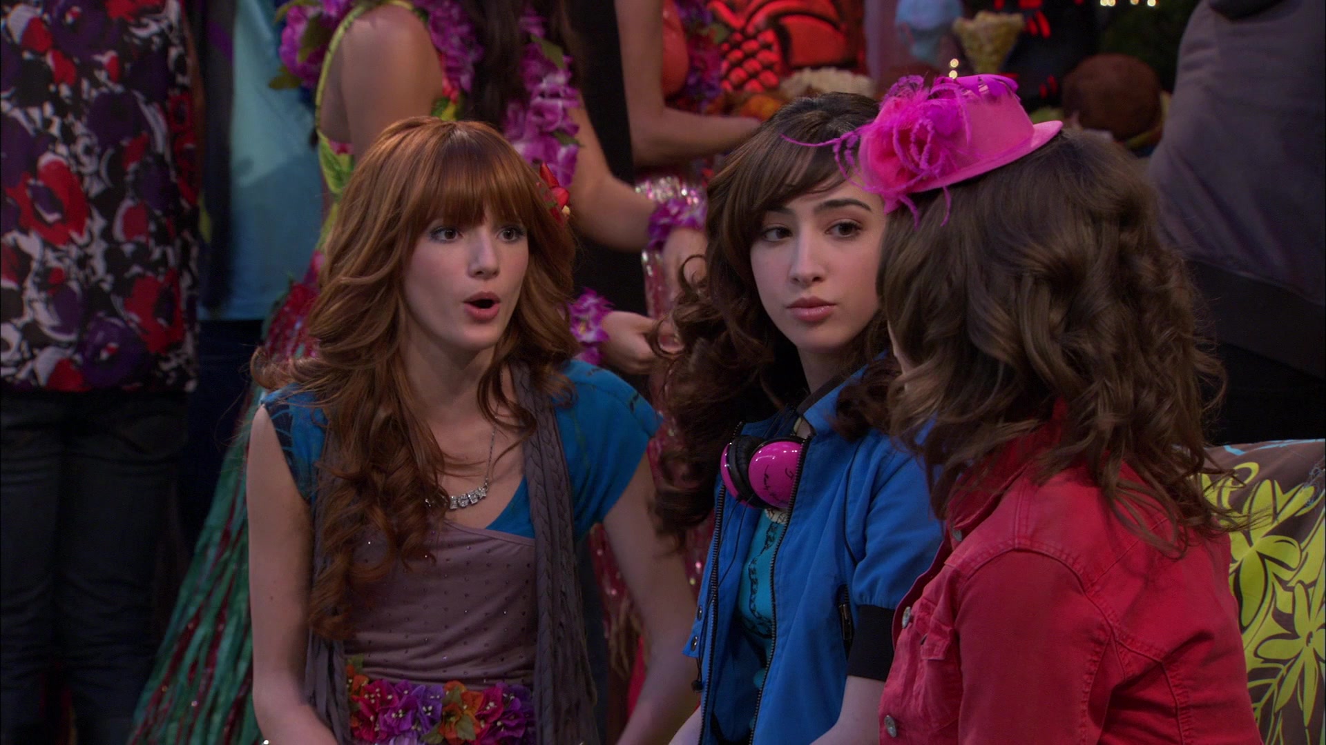 Shake_It_Up_S01E19_1080p_002107.jpg