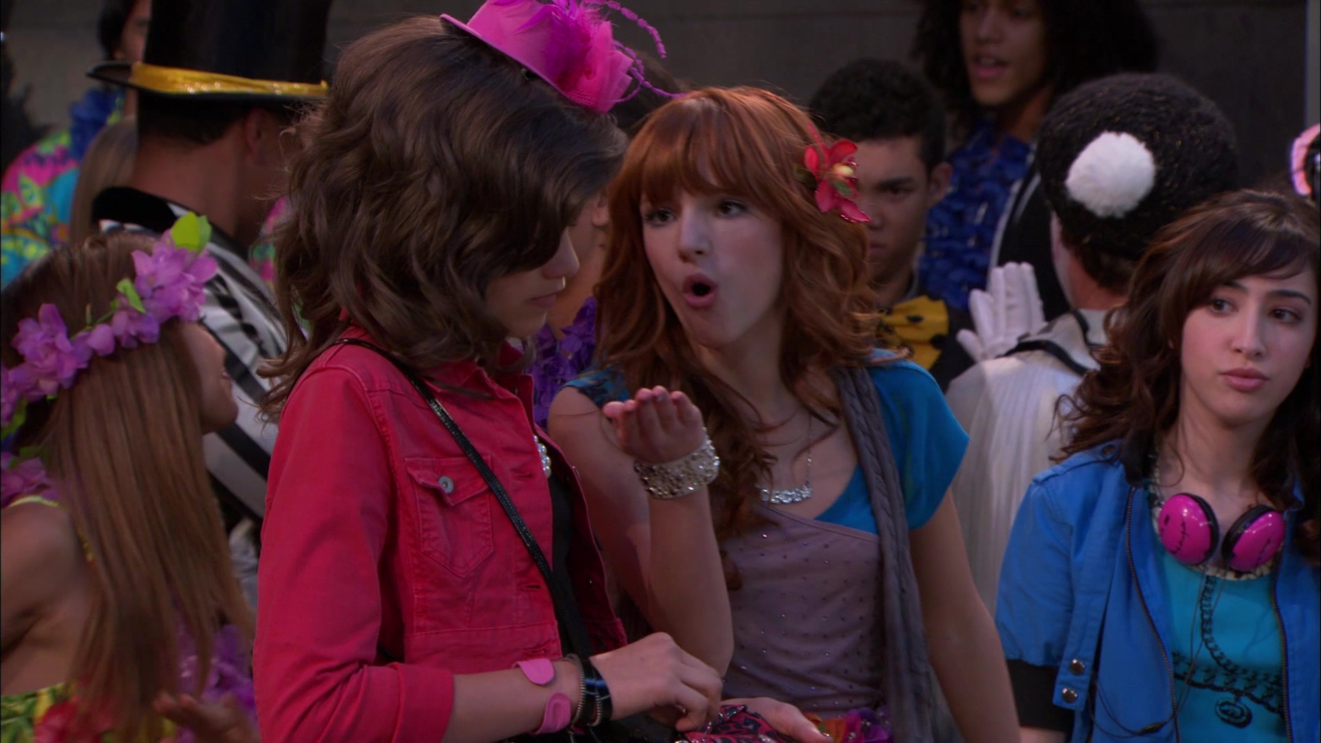Shake_It_Up_S01E19_1080p_002176.jpg