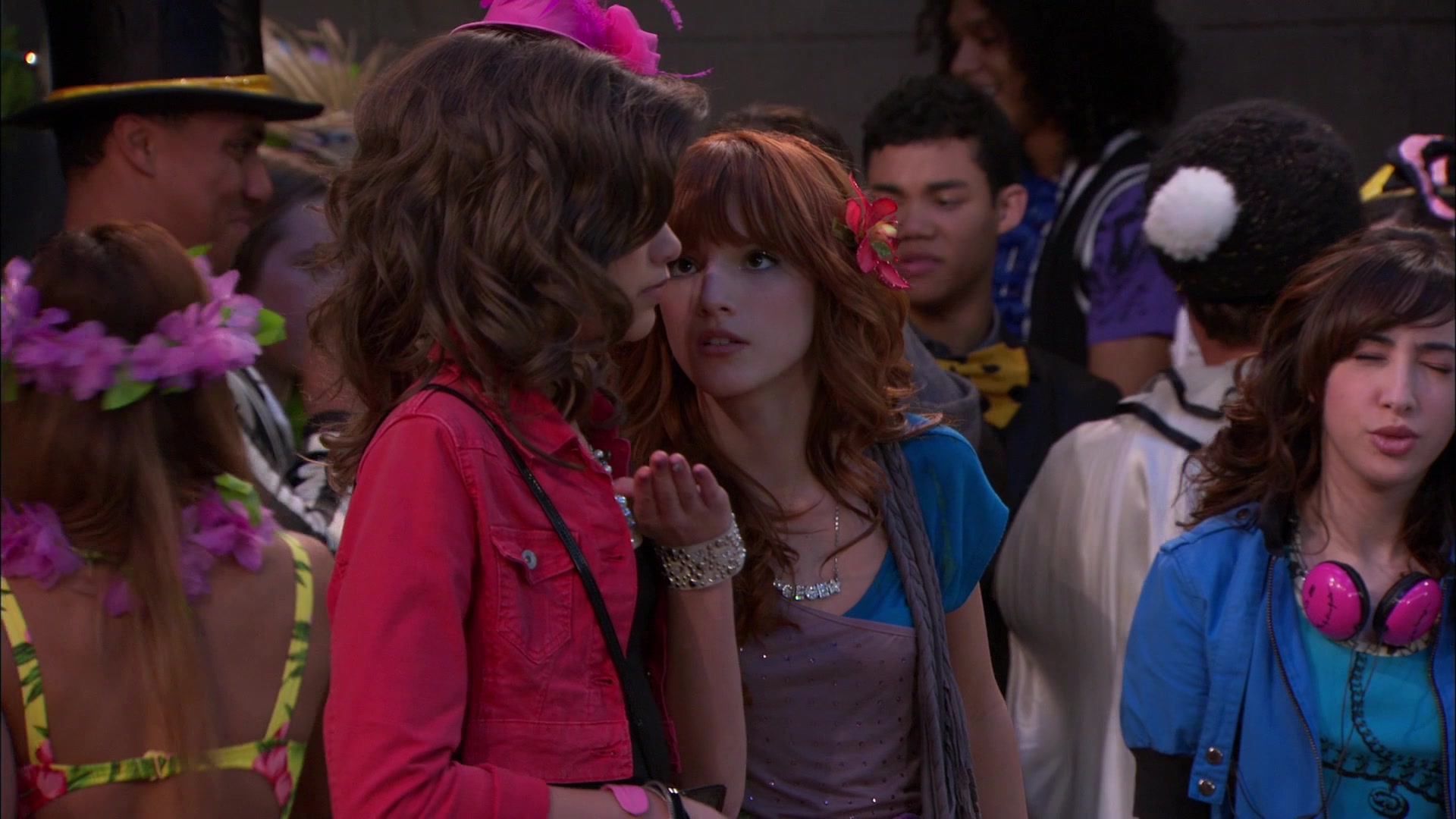 Shake_It_Up_S01E19_1080p_002179.jpg