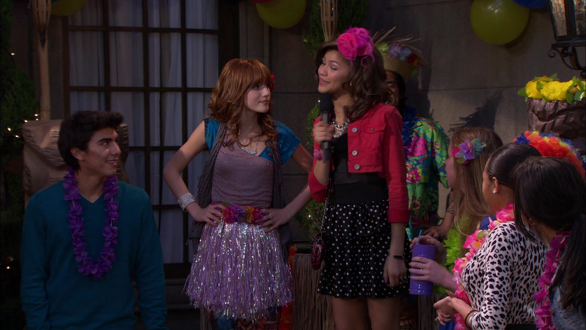 Shake_It_Up_S01E19_1080p_002466.jpg Shake_It_Up_S01E19_1080p_002466.jpg