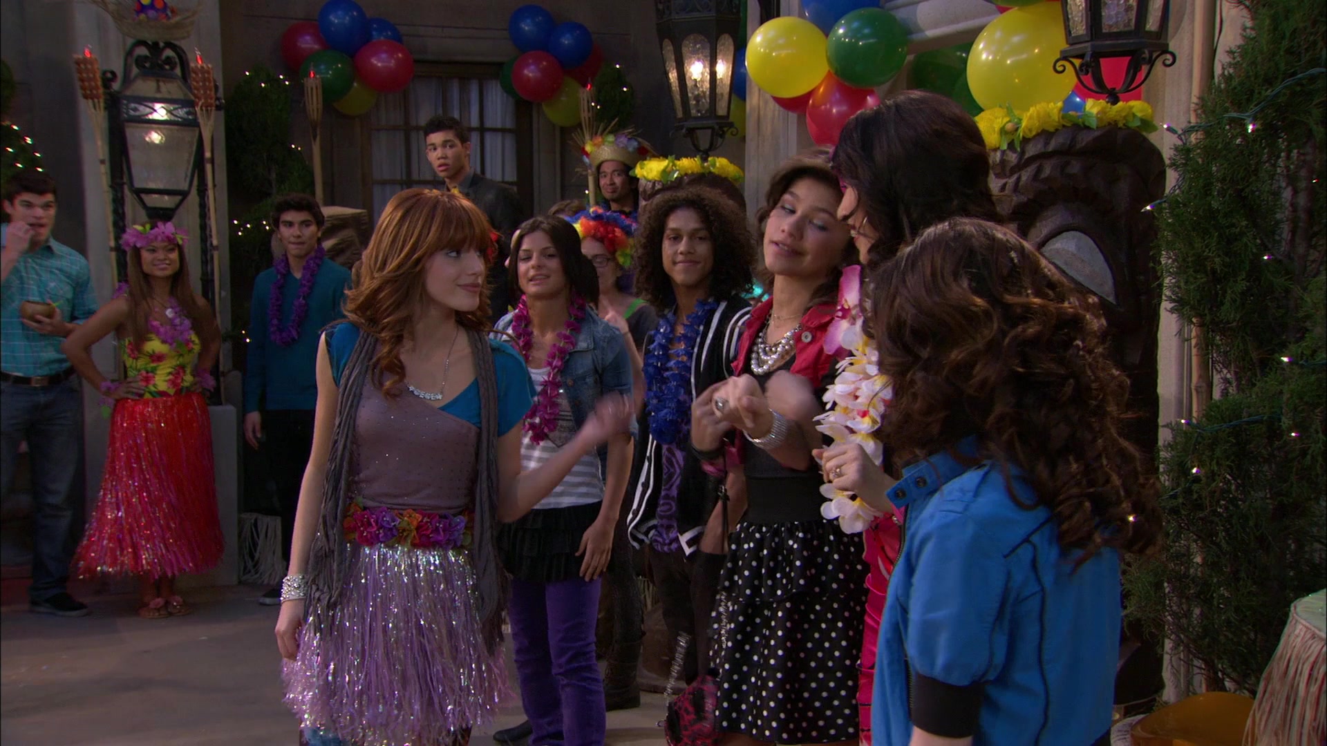 Shake_It_Up_S01E19_1080p_002488.jpg