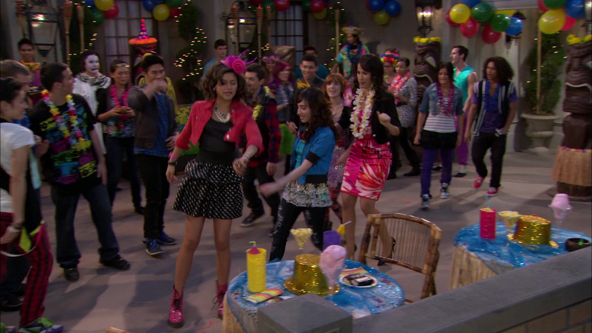 Shake_It_Up_S01E19_1080p_002493.jpg Shake_It_Up_S01E19_1080p_002493.jpg