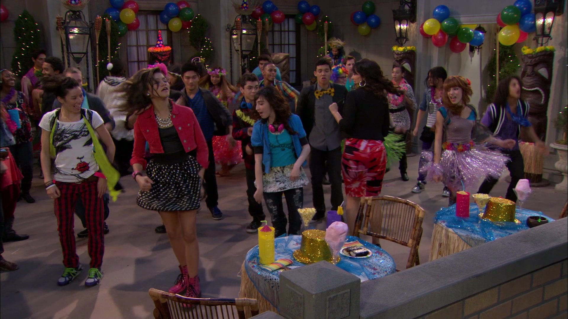 Shake_It_Up_S01E19_1080p_002531.jpg