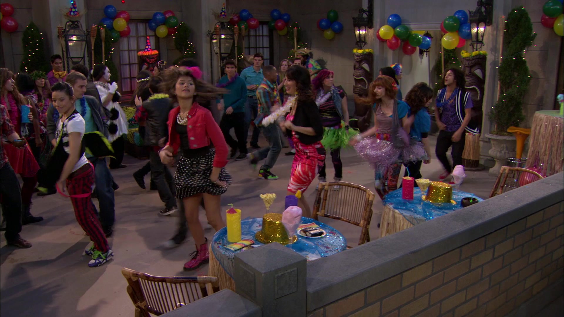 Shake_It_Up_S01E19_1080p_002568.jpg Shake_It_Up_S01E19_1080p_002568.jpg
