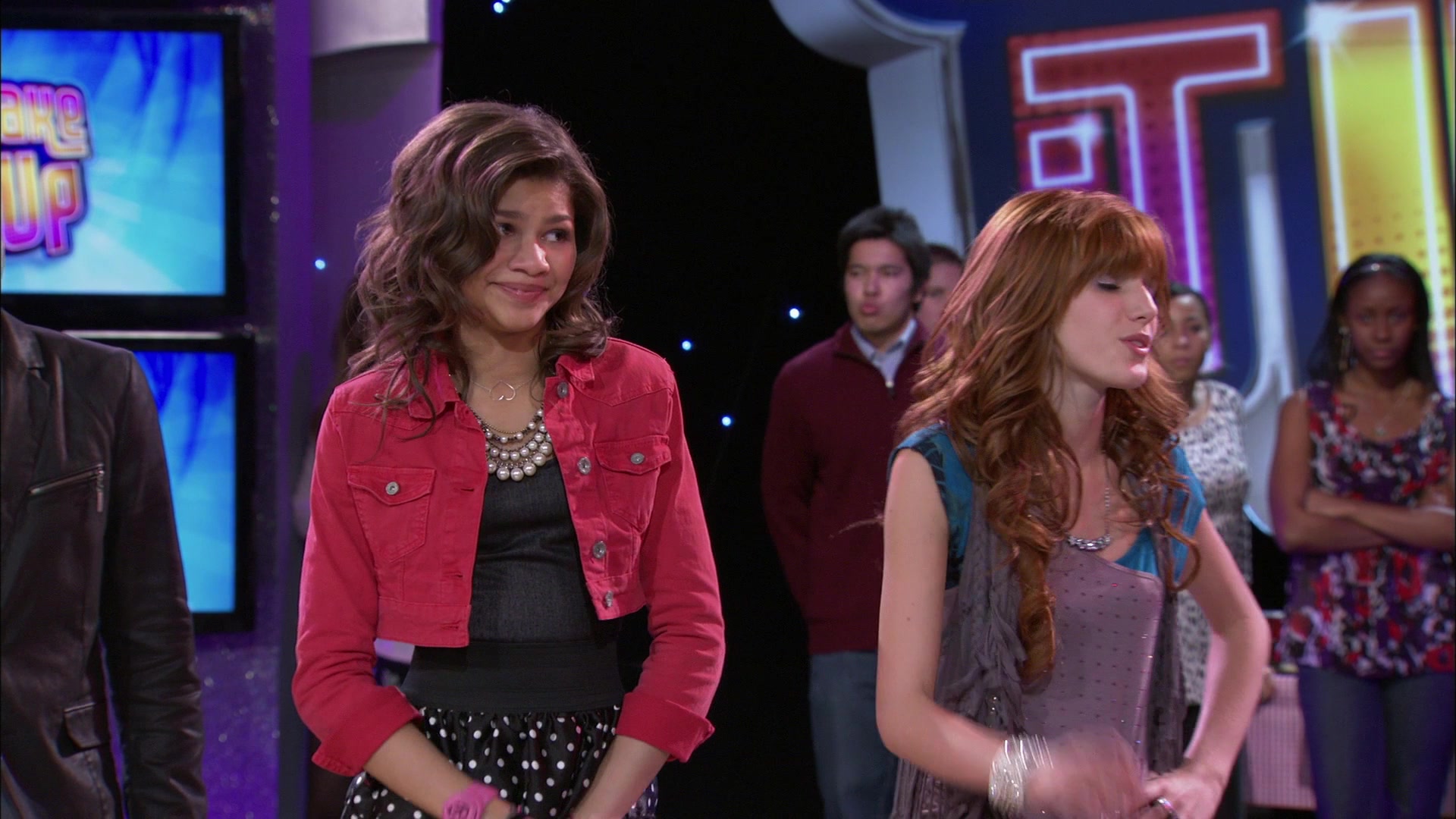 Shake_It_Up_S01E19_1080p_002802.jpg Shake_It_Up_S01E19_1080p_002802.jpg