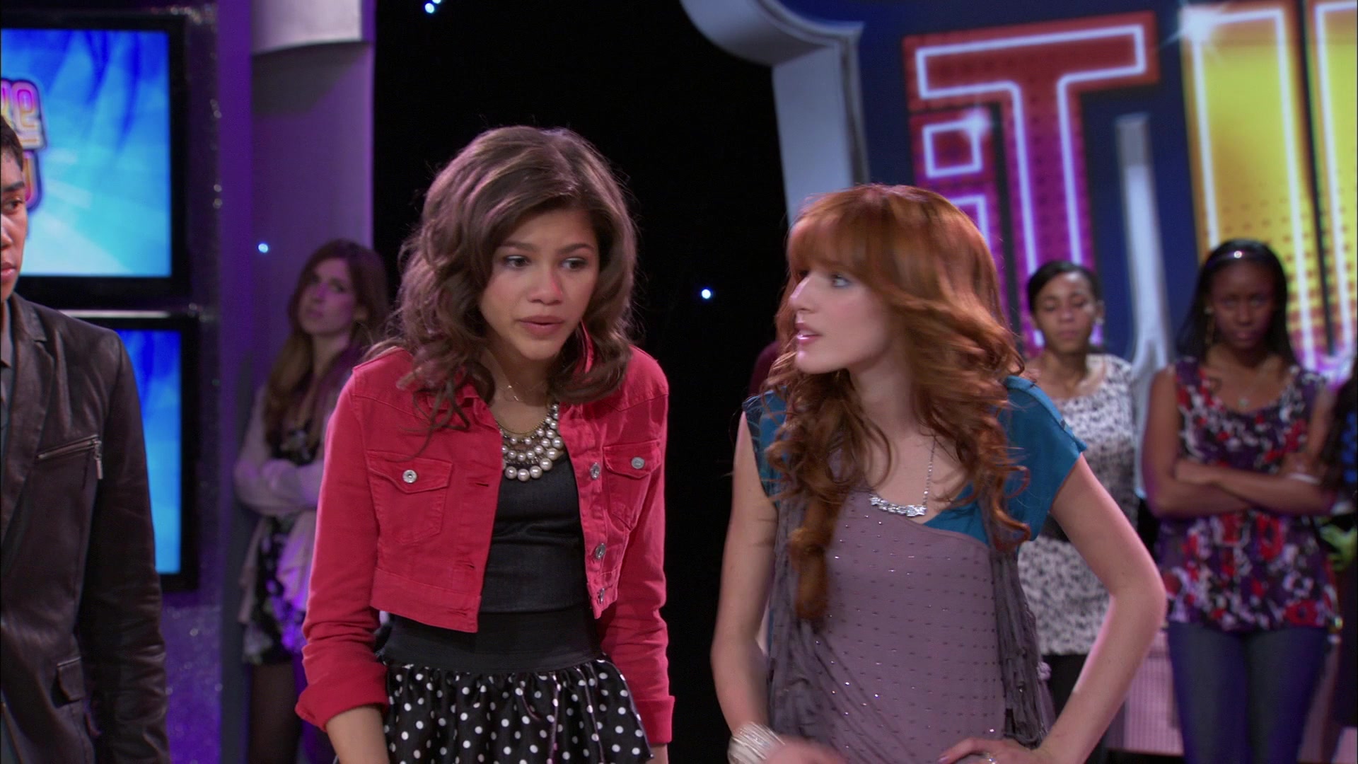 Shake_It_Up_S01E19_1080p_002810.jpg Shake_It_Up_S01E19_1080p_002810.jpg