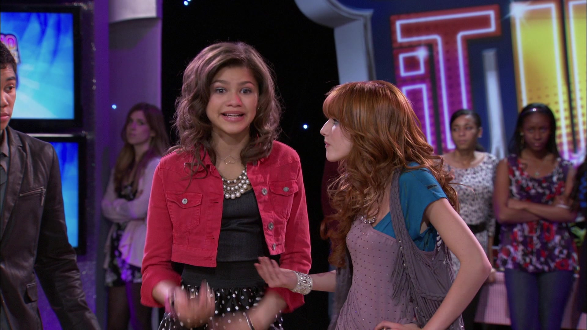Shake_It_Up_S01E19_1080p_002811.jpg Shake_It_Up_S01E19_1080p_002811.jpg