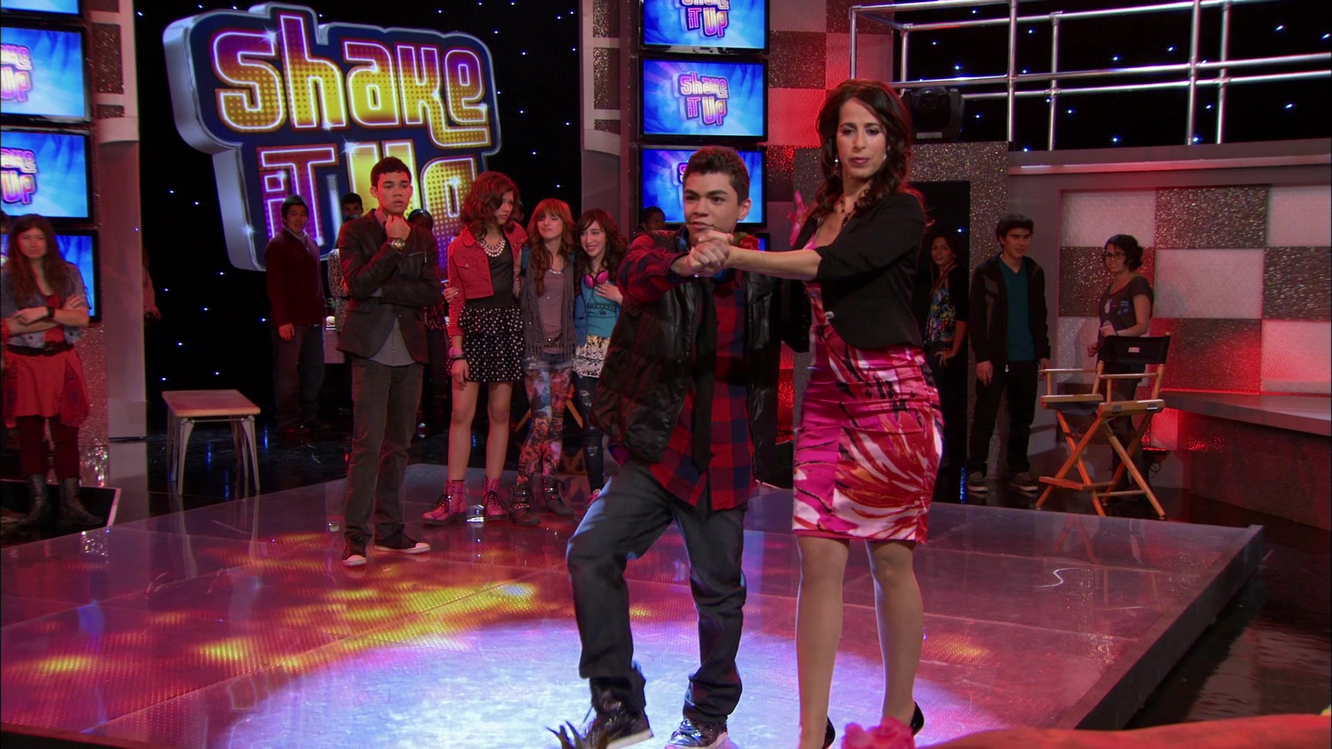 Shake_It_Up_S01E19_1080p_002934.jpg Shake_It_Up_S01E19_1080p_002934.jpg