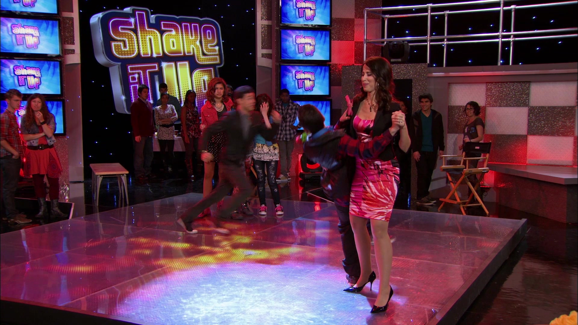 Shake_It_Up_S01E19_1080p_002951.jpg Shake_It_Up_S01E19_1080p_002951.jpg