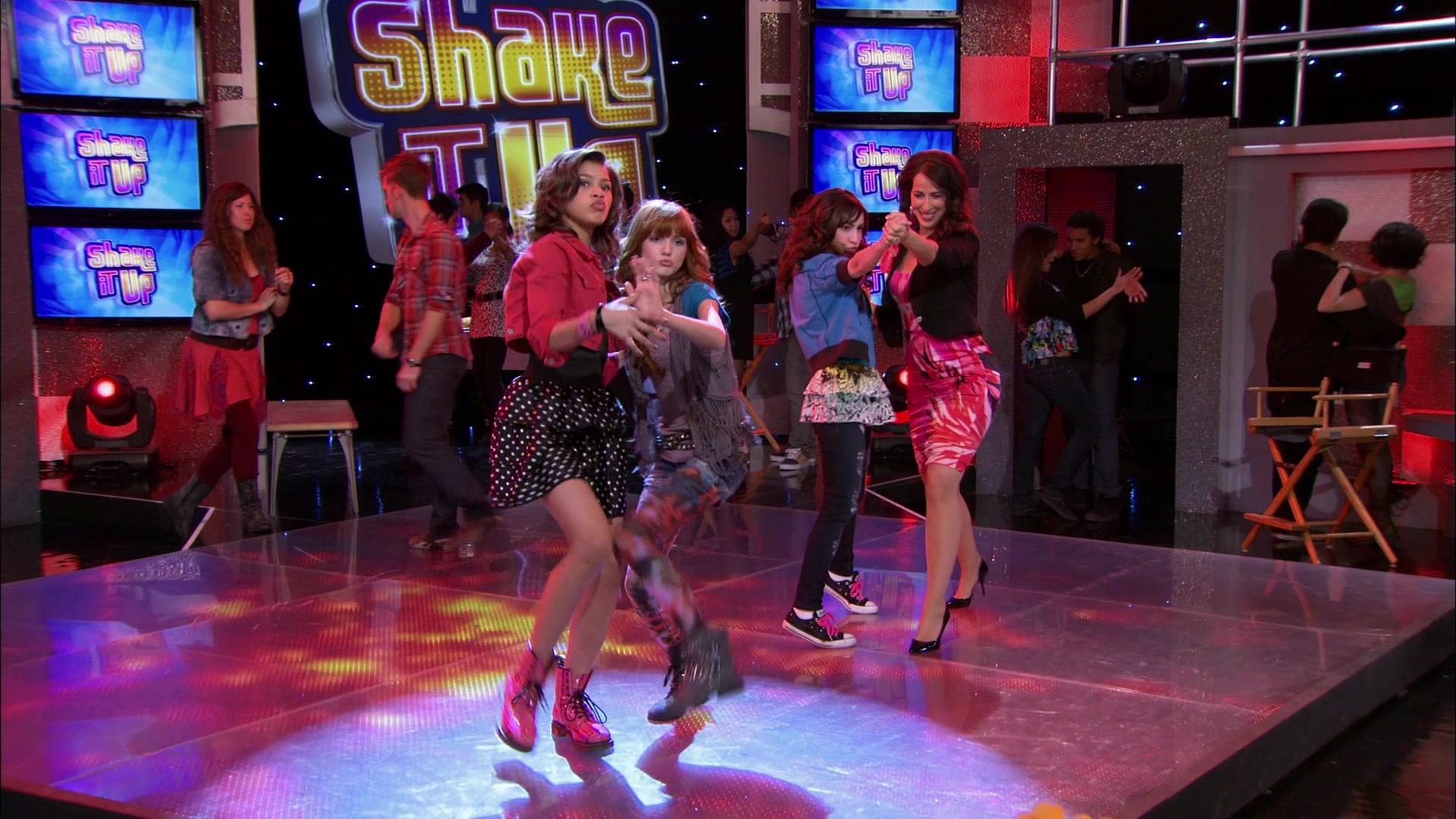 Shake_It_Up_S01E19_1080p_002965.jpg Shake_It_Up_S01E19_1080p_002965.jpg