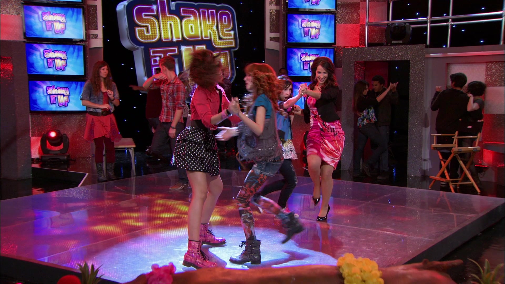 Shake_It_Up_S01E19_1080p_002966.jpg Shake_It_Up_S01E19_1080p_002966.jpg
