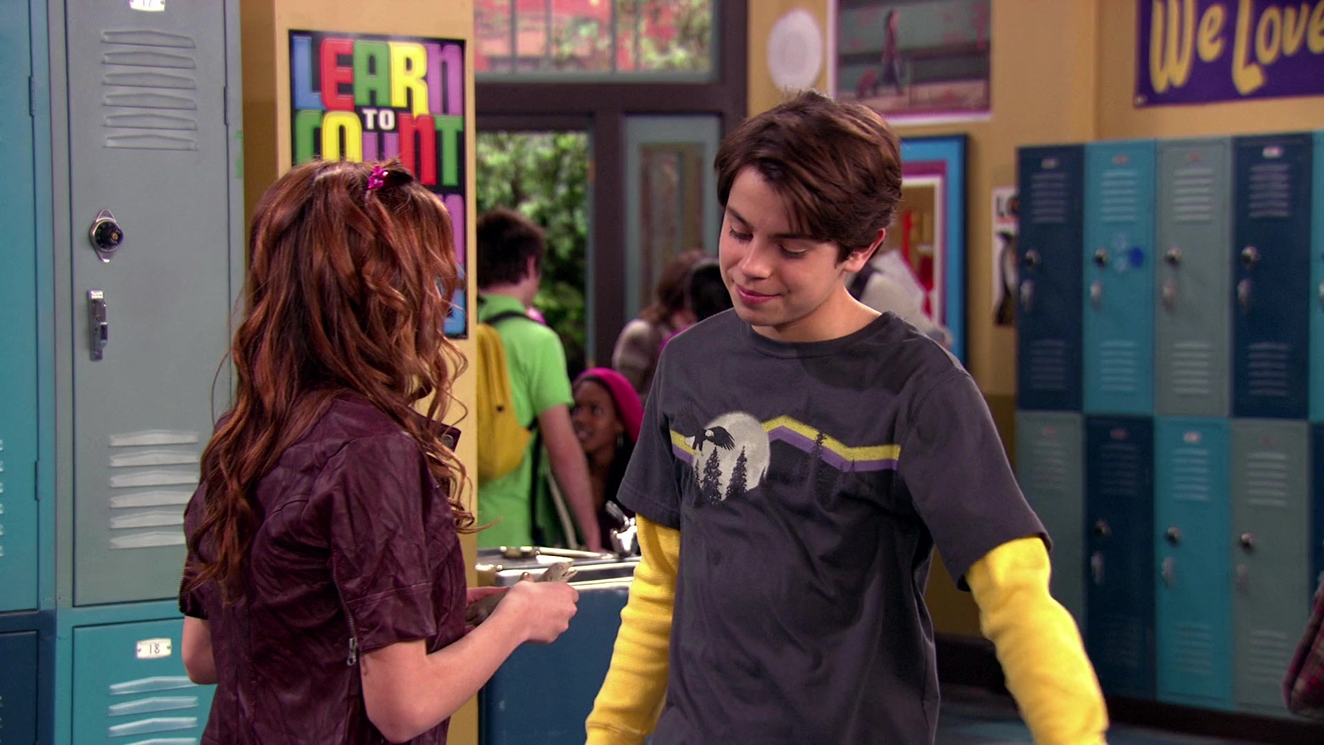 Wizards_of_Waverly_Place_S03E20_Maxs_Secret_Girlfriend_1080p_BTD_000165.jpg Wizards_of_Waverly_Place_S03E20_Maxs_Secret_Girlfriend_1080p_BTD_000165.jpg