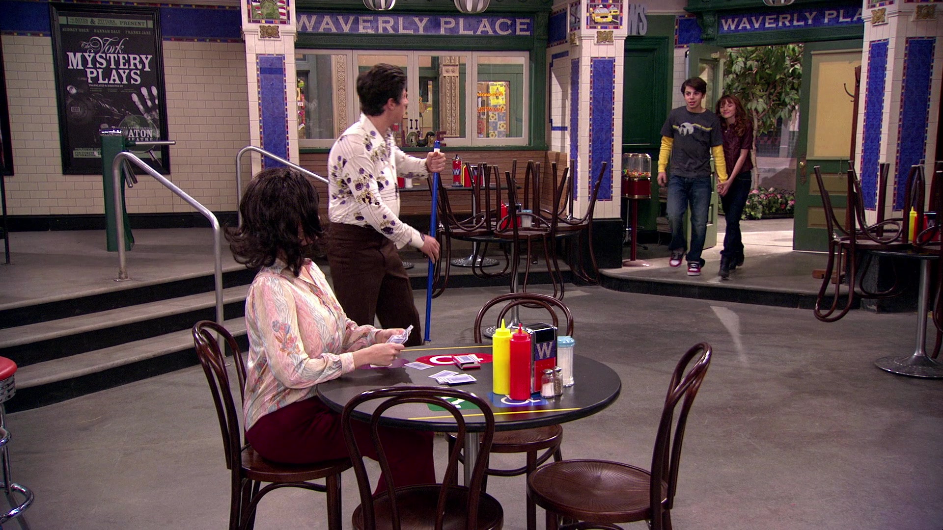 Wizards_of_Waverly_Place_S03E20_Maxs_Secret_Girlfriend_1080p_BTD_001060.jpg Wizards_of_Waverly_Place_S03E20_Maxs_Secret_Girlfriend_1080p_BTD_001060.jpg