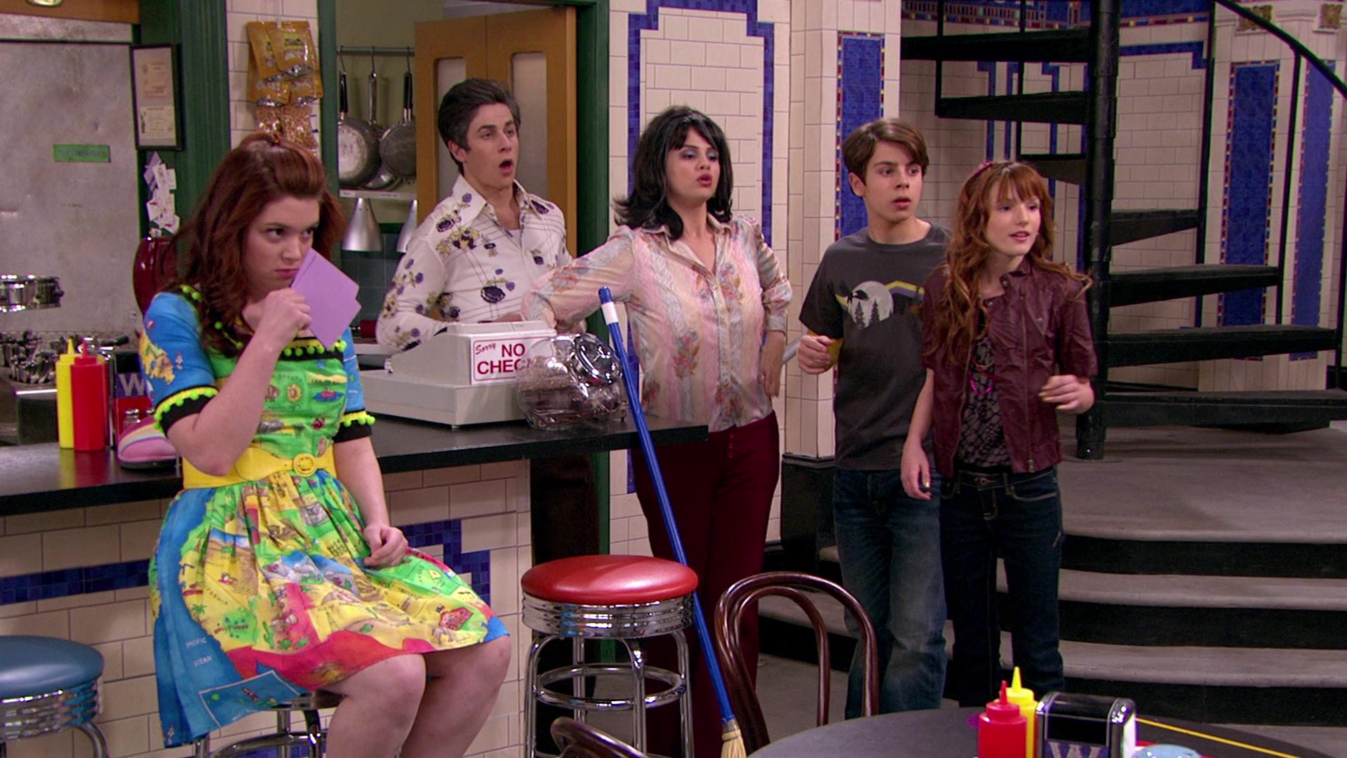 Wizards_of_Waverly_Place_S03E20_Maxs_Secret_Girlfriend_1080p_BTD_001283.jpg Wizards_of_Waverly_Place_S03E20_Maxs_Secret_Girlfriend_1080p_BTD_001283.jpg