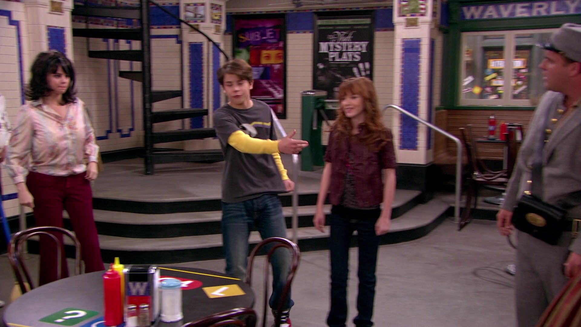 Wizards_of_Waverly_Place_S03E20_Maxs_Secret_Girlfriend_1080p_BTD_001299.jpg Wizards_of_Waverly_Place_S03E20_Maxs_Secret_Girlfriend_1080p_BTD_001299.jpg