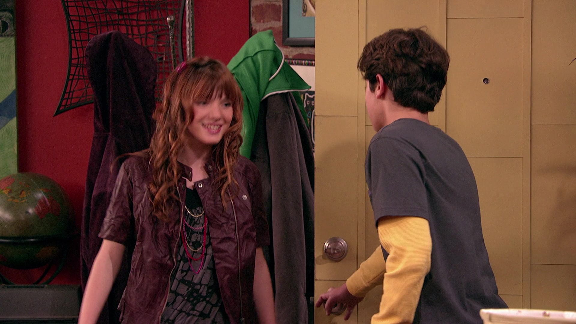 Wizards_of_Waverly_Place_S03E20_Maxs_Secret_Girlfriend_1080p_BTD_002350.jpg Wizards_of_Waverly_Place_S03E20_Maxs_Secret_Girlfriend_1080p_BTD_002350.jpg