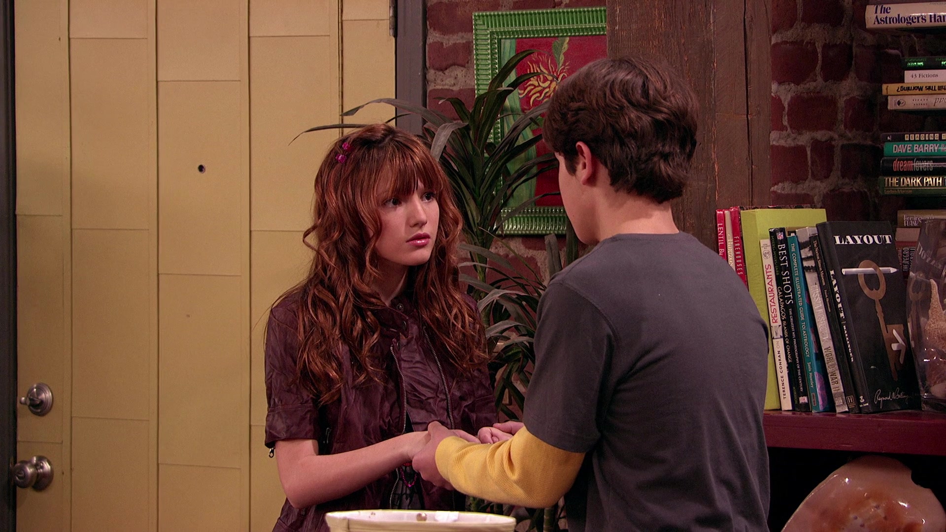 Wizards_of_Waverly_Place_S03E20_Maxs_Secret_Girlfriend_1080p_BTD_002372.jpg