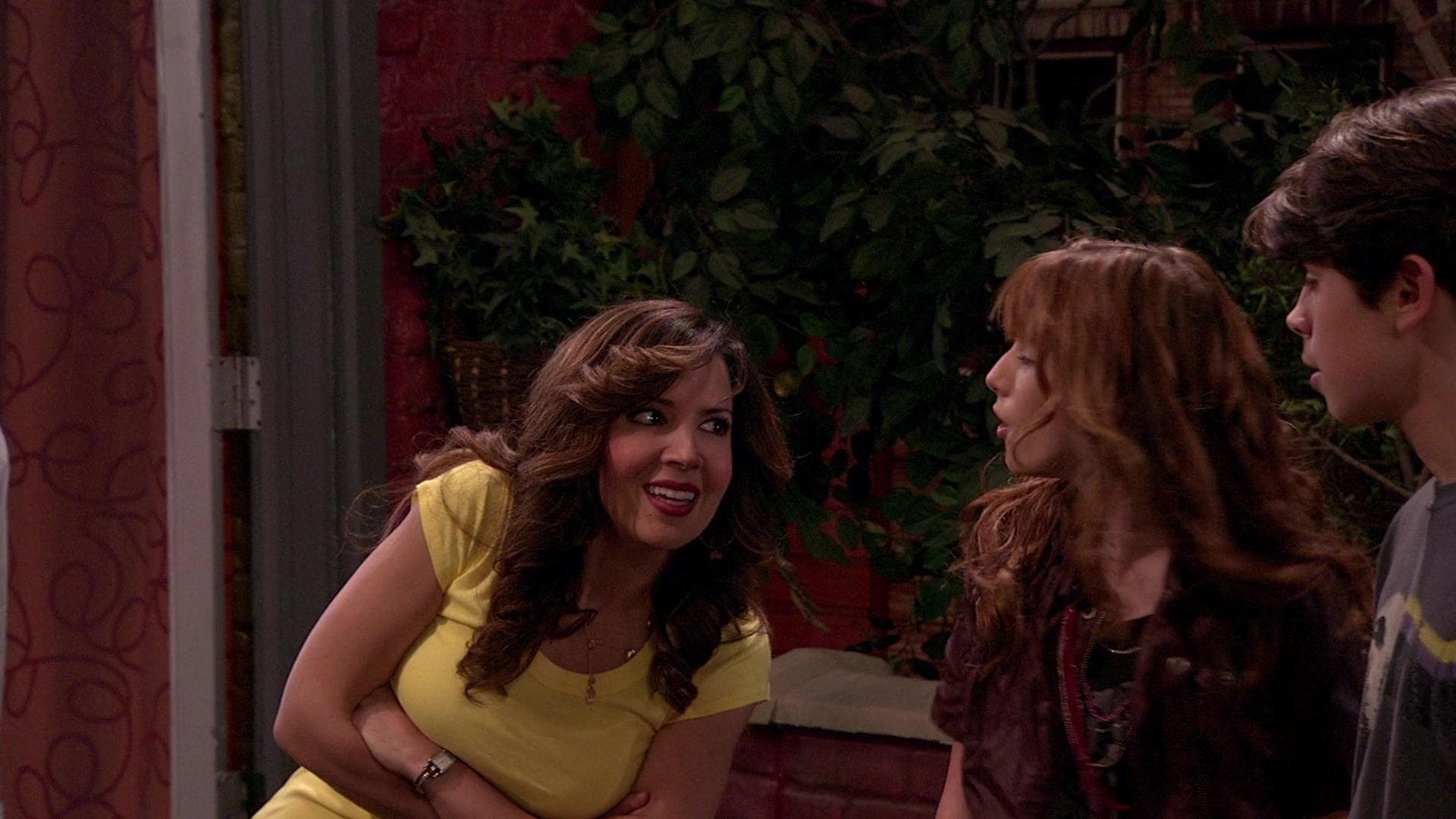 Wizards_of_Waverly_Place_S03E20_Maxs_Secret_Girlfriend_1080p_BTD_002530.jpg Wizards_of_Waverly_Place_S03E20_Maxs_Secret_Girlfriend_1080p_BTD_002530.jpg
