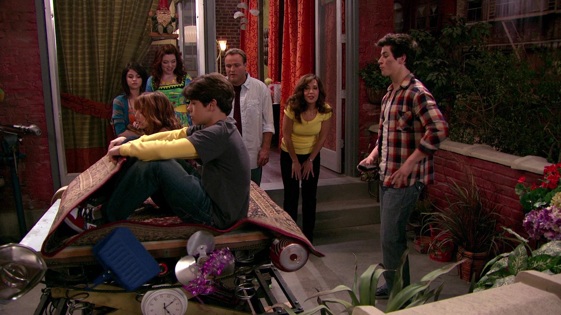 Wizards_of_Waverly_Place_S03E20_Maxs_Secret_Girlfriend_1080p_BTD_002568.jpg Wizards_of_Waverly_Place_S03E20_Maxs_Secret_Girlfriend_1080p_BTD_002568.jpg