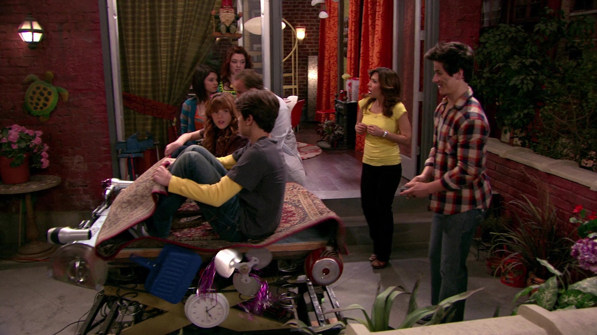 Wizards_of_Waverly_Place_S03E20_Maxs_Secret_Girlfriend_1080p_BTD_002583.jpg Wizards_of_Waverly_Place_S03E20_Maxs_Secret_Girlfriend_1080p_BTD_002583.jpg