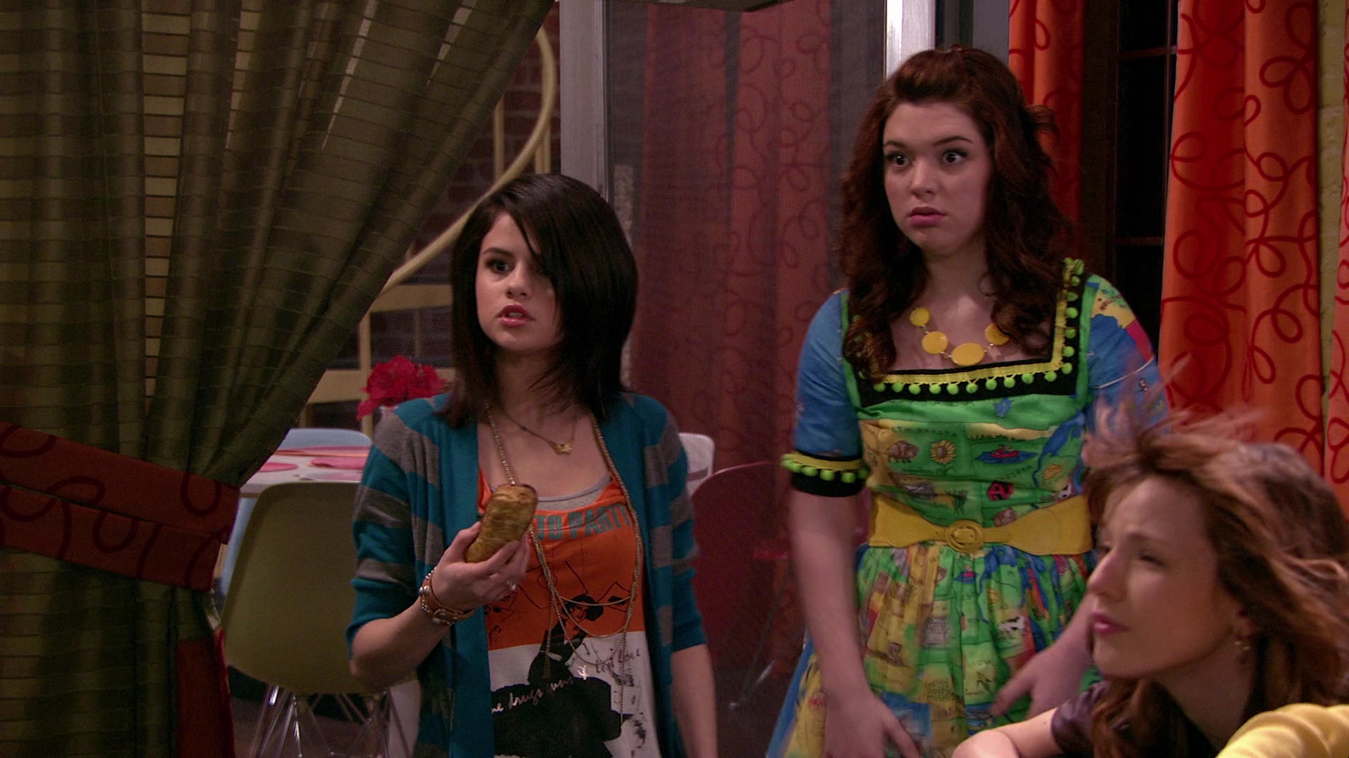 Wizards_of_Waverly_Place_S03E20_Maxs_Secret_Girlfriend_1080p_BTD_002691.jpg Wizards_of_Waverly_Place_S03E20_Maxs_Secret_Girlfriend_1080p_BTD_002691.jpg