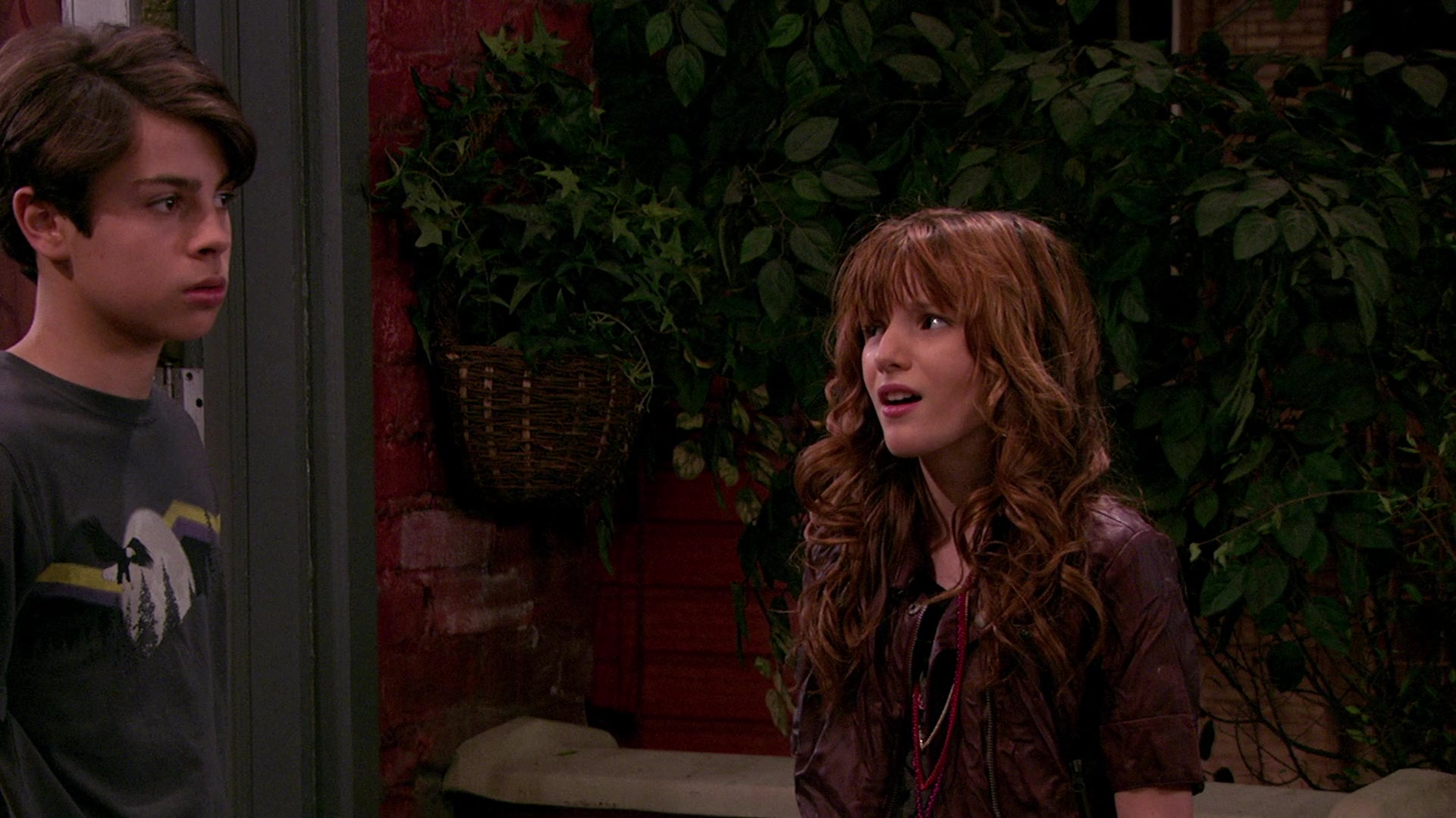 Wizards_of_Waverly_Place_S03E20_Maxs_Secret_Girlfriend_1080p_BTD_002868.jpg Wizards_of_Waverly_Place_S03E20_Maxs_Secret_Girlfriend_1080p_BTD_002868.jpg