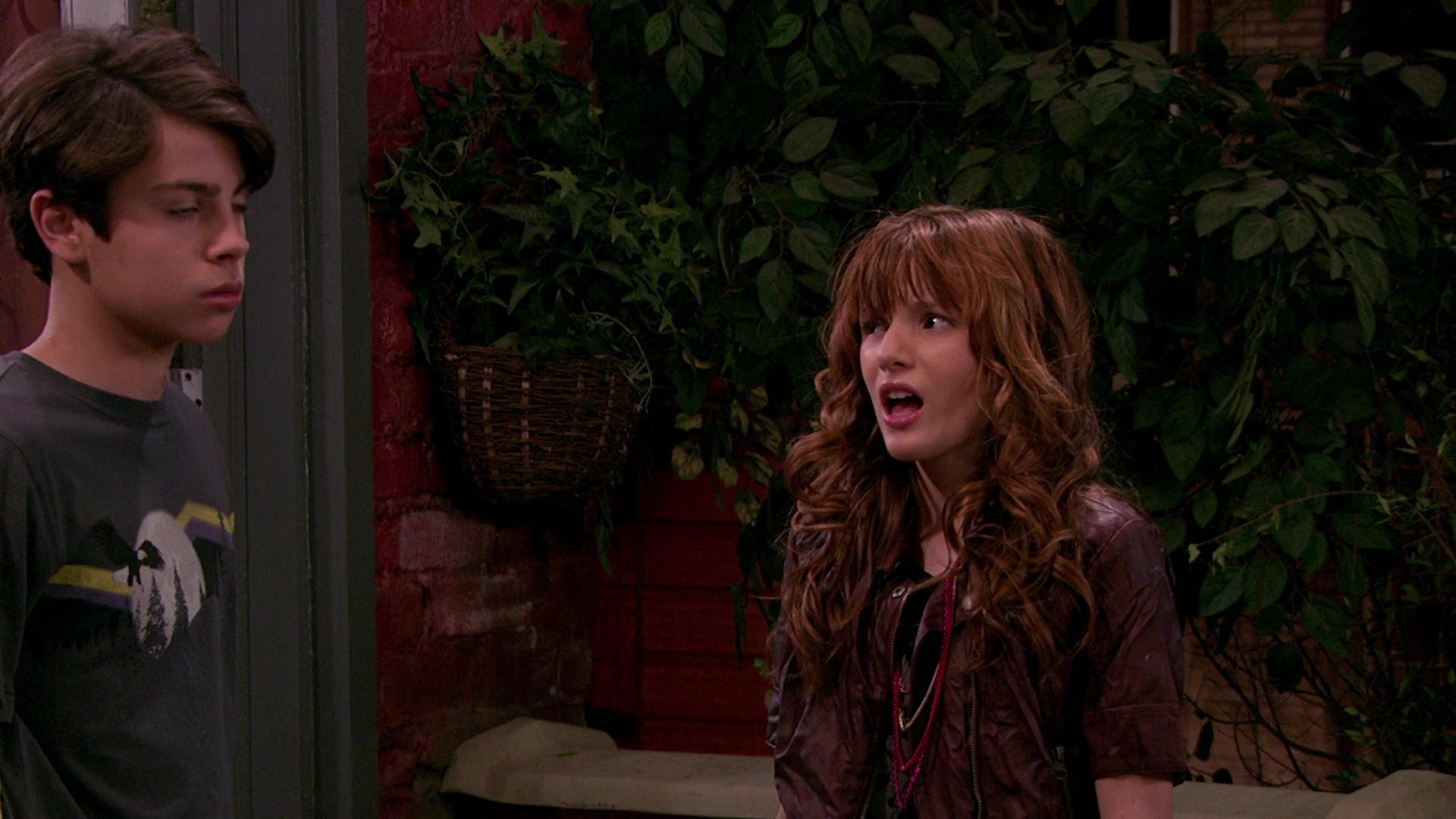 Wizards_of_Waverly_Place_S03E20_Maxs_Secret_Girlfriend_1080p_BTD_002869.jpg Wizards_of_Waverly_Place_S03E20_Maxs_Secret_Girlfriend_1080p_BTD_002869.jpg
