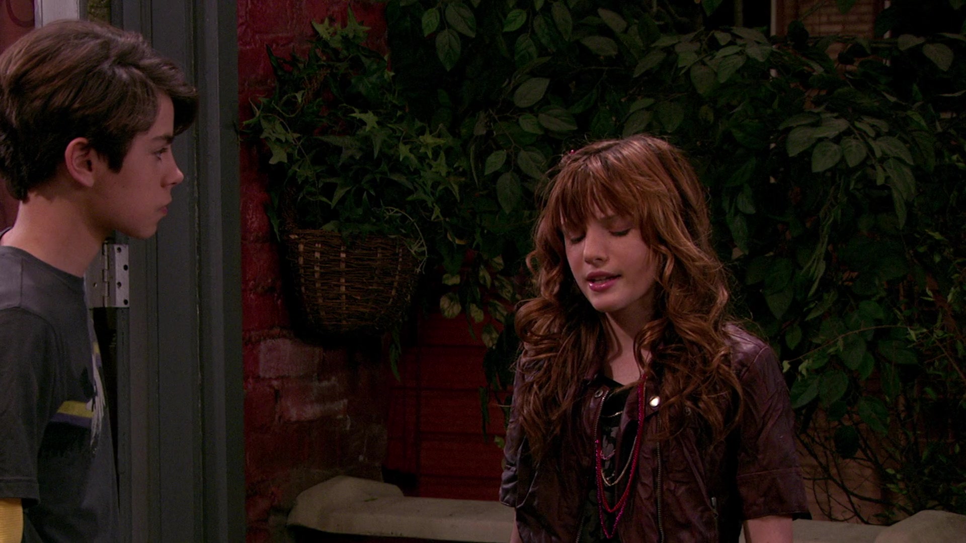 Wizards_of_Waverly_Place_S03E20_Maxs_Secret_Girlfriend_1080p_BTD_002872.jpg Wizards_of_Waverly_Place_S03E20_Maxs_Secret_Girlfriend_1080p_BTD_002872.jpg