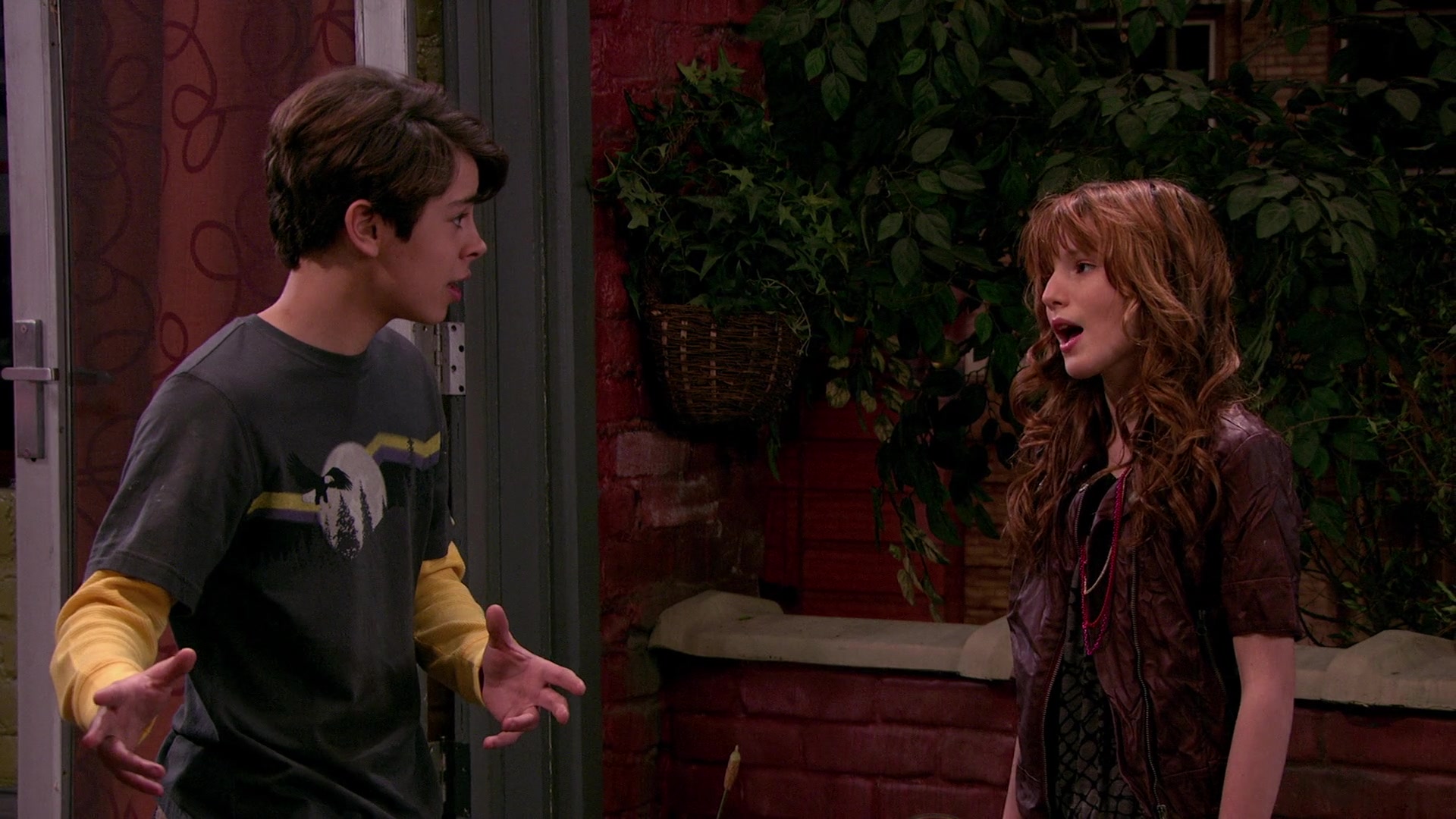 Wizards_of_Waverly_Place_S03E20_Maxs_Secret_Girlfriend_1080p_BTD_002907.jpg