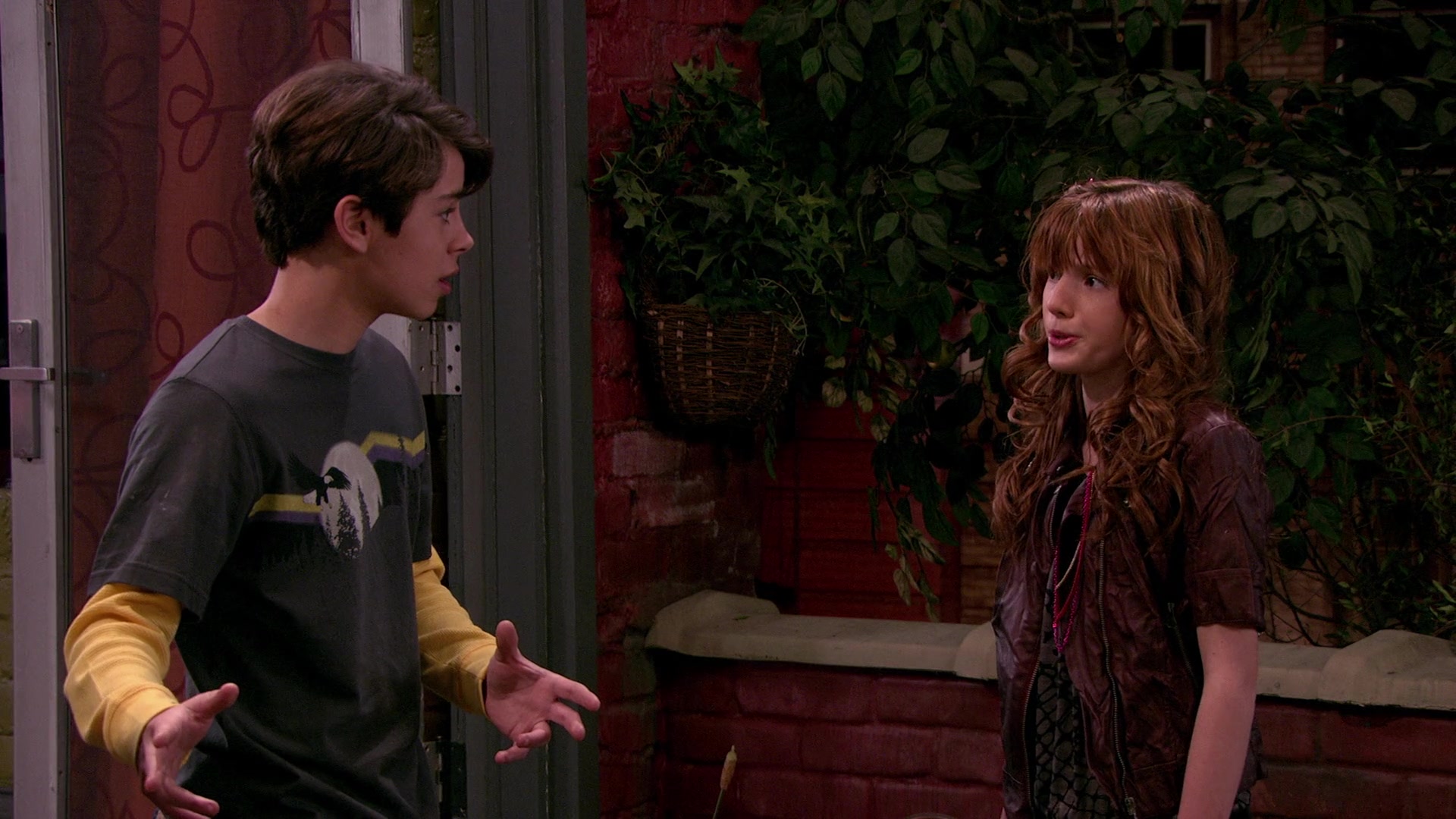 Wizards_of_Waverly_Place_S03E20_Maxs_Secret_Girlfriend_1080p_BTD_002910.jpg Wizards_of_Waverly_Place_S03E20_Maxs_Secret_Girlfriend_1080p_BTD_002910.jpg