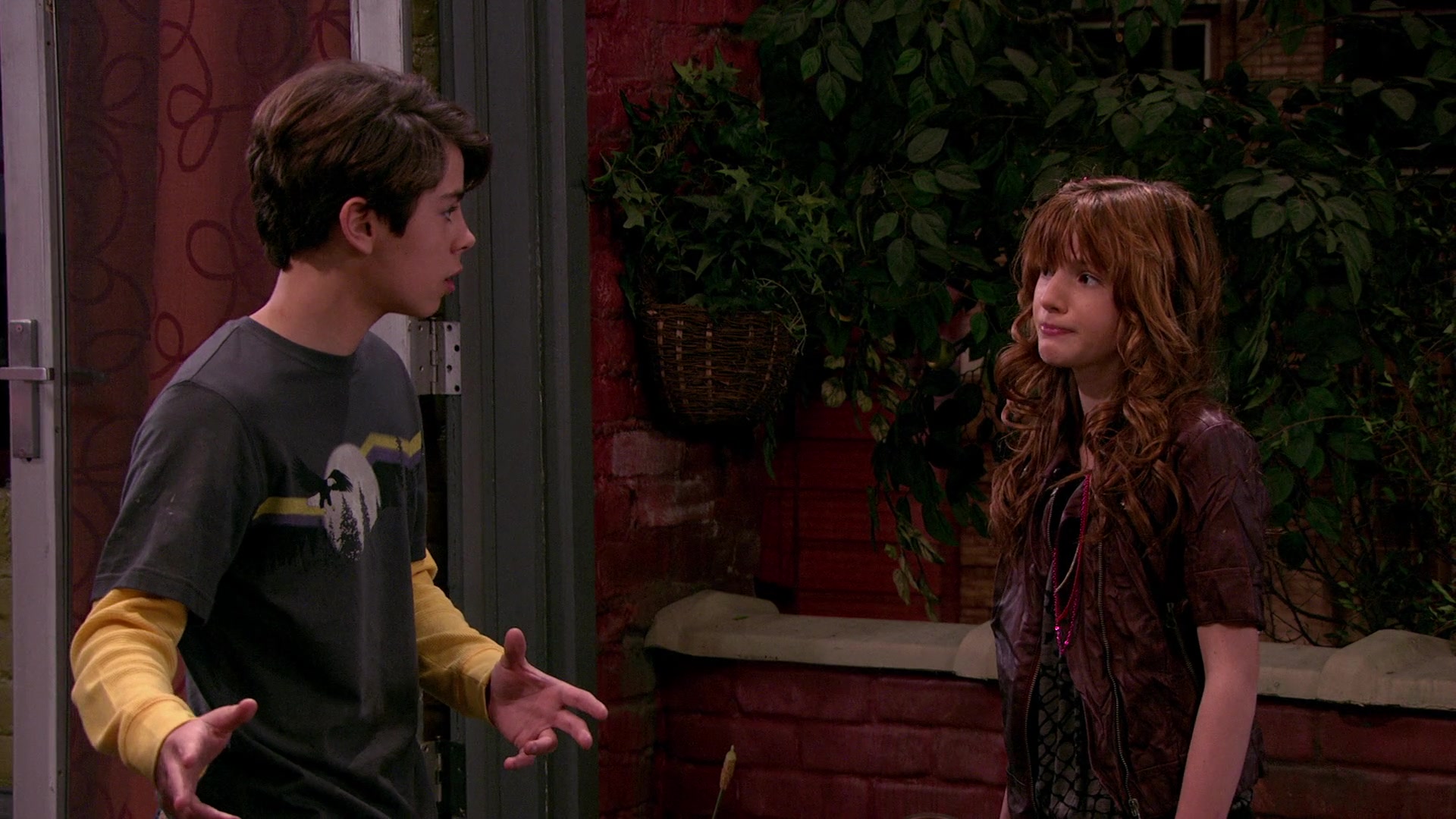 Wizards_of_Waverly_Place_S03E20_Maxs_Secret_Girlfriend_1080p_BTD_002911.jpg Wizards_of_Waverly_Place_S03E20_Maxs_Secret_Girlfriend_1080p_BTD_002911.jpg
