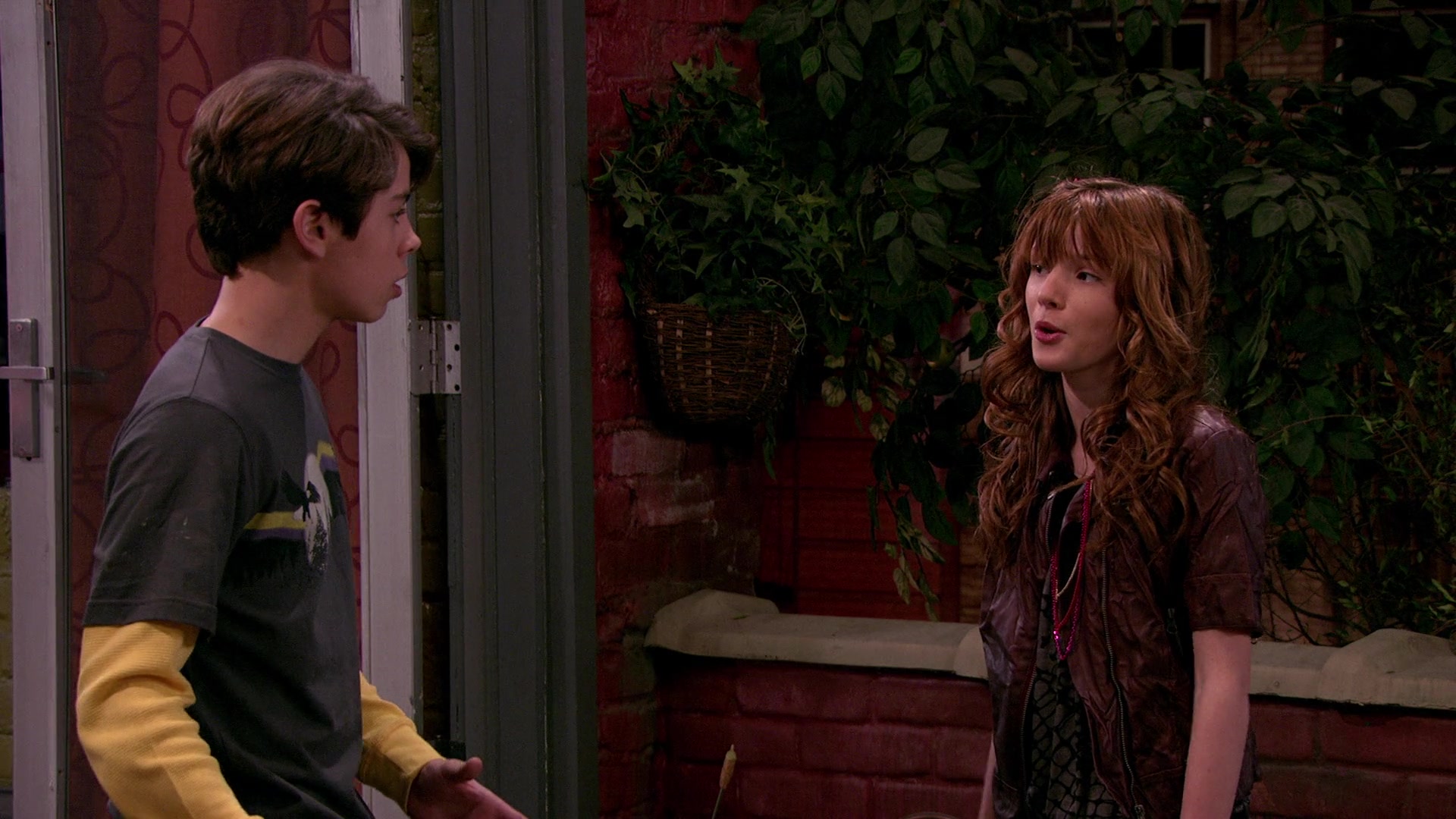 Wizards_of_Waverly_Place_S03E20_Maxs_Secret_Girlfriend_1080p_BTD_002914.jpg Wizards_of_Waverly_Place_S03E20_Maxs_Secret_Girlfriend_1080p_BTD_002914.jpg
