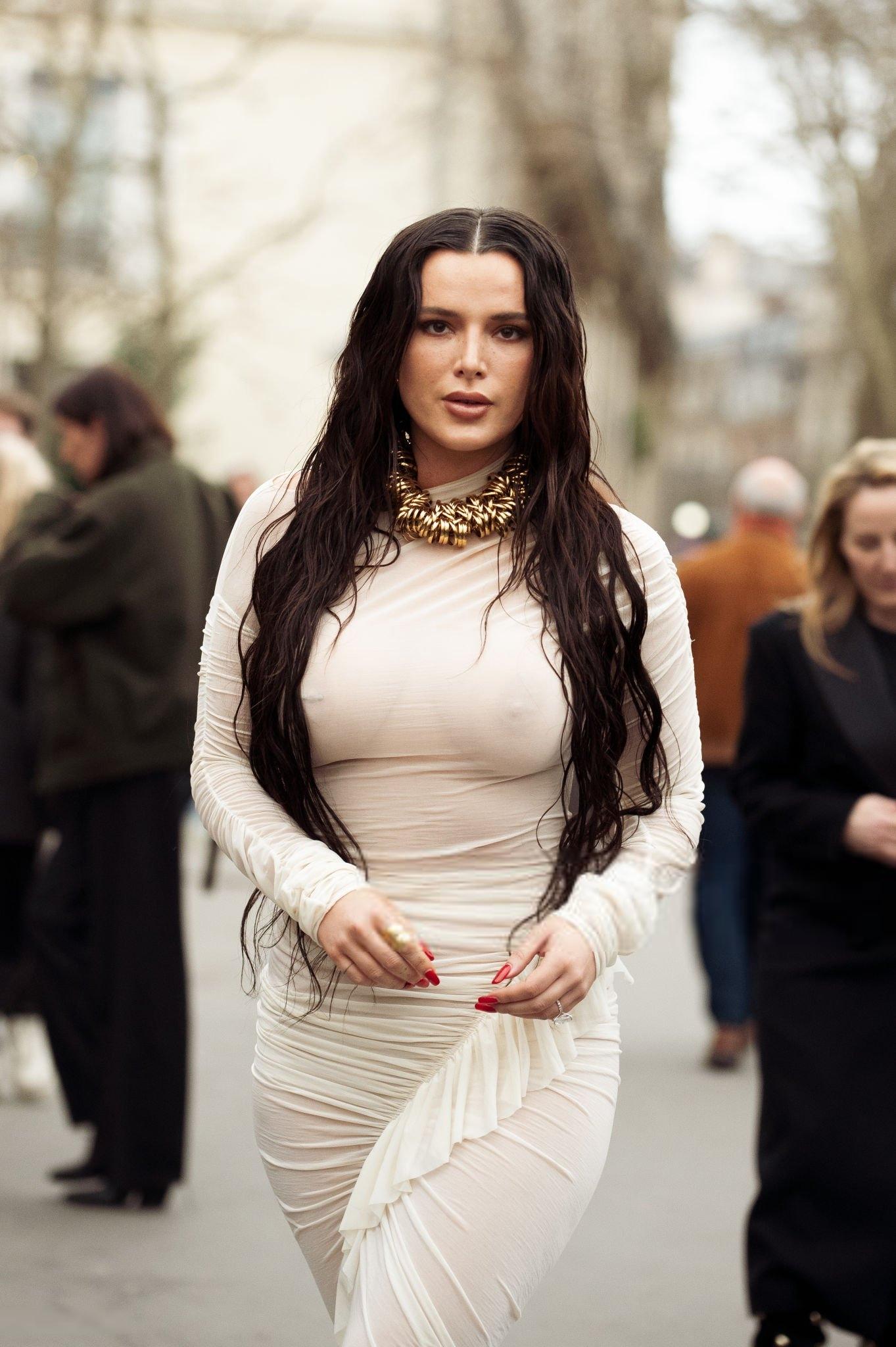 Womenswear_FallWinter_PFW_Outside_BTD_28129.jpg