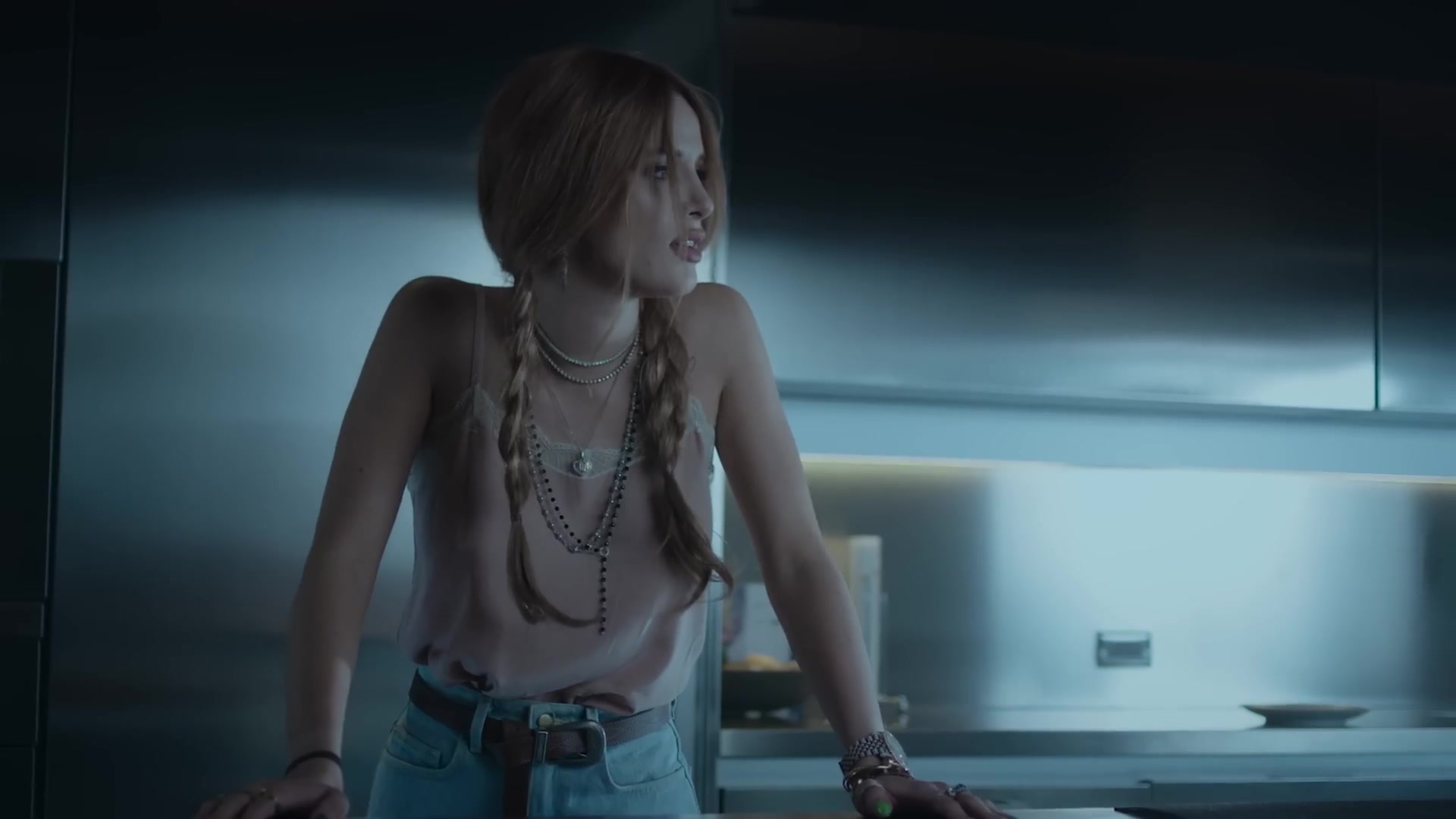 bellathorne_liampaynebedroomfloor_mv_000090.jpg bellathorne_liampaynebedroomfloor_mv_000090.jpg