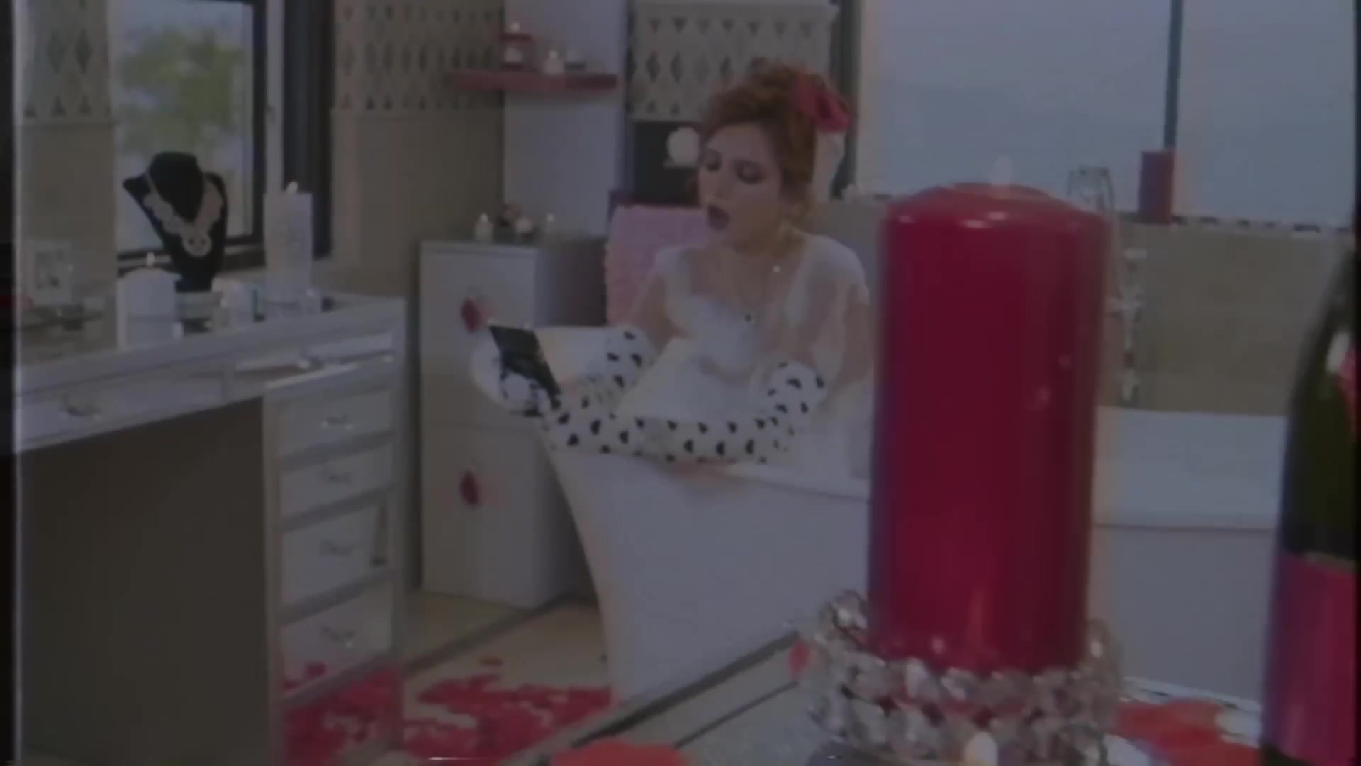 bellathornedaily_Lonely_mv_000004.jpg bellathornedaily_Lonely_mv_000004.jpg