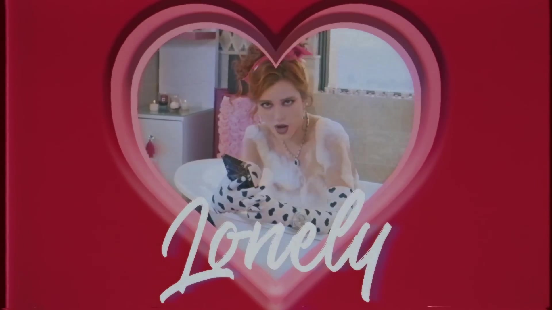 bellathornedaily_Lonely_mv_000007.jpg bellathornedaily_Lonely_mv_000007.jpg