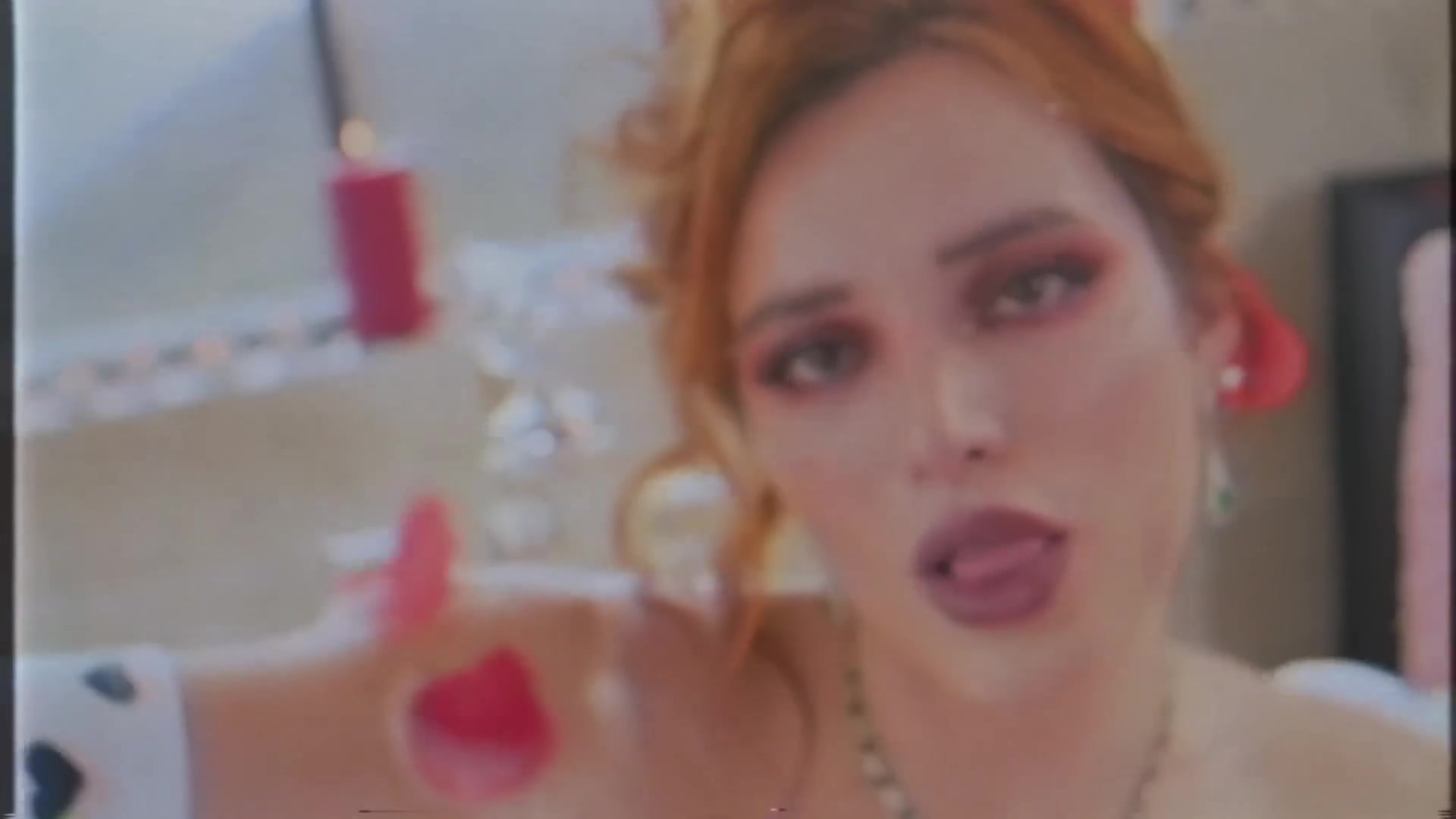 bellathornedaily_Lonely_mv_000013.jpg bellathornedaily_Lonely_mv_000013.jpg