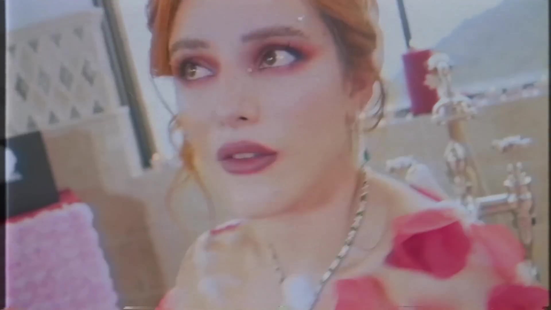 bellathornedaily_Lonely_mv_000016.jpg bellathornedaily_Lonely_mv_000016.jpg