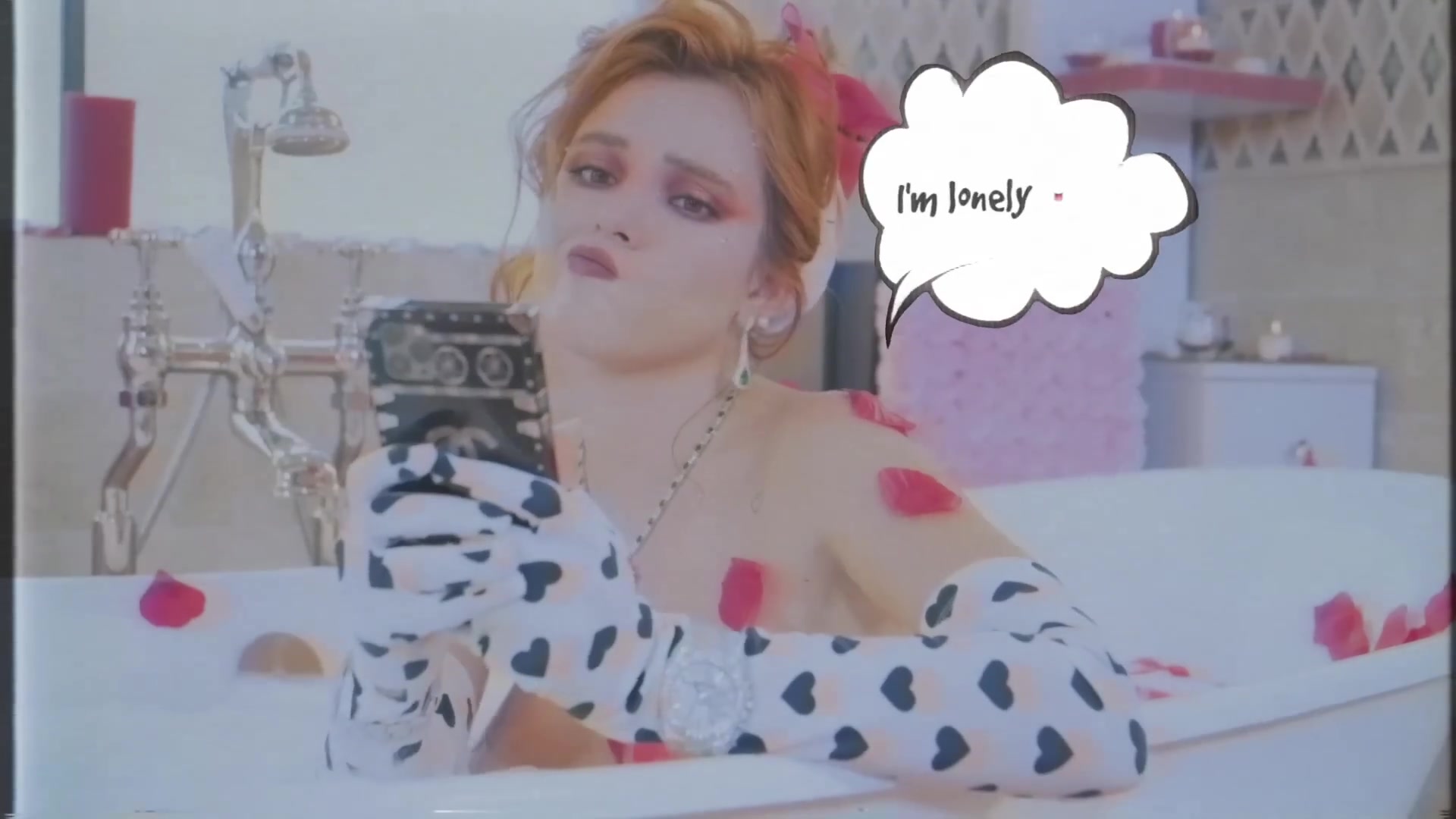 bellathornedaily_Lonely_mv_000020.jpg bellathornedaily_Lonely_mv_000020.jpg