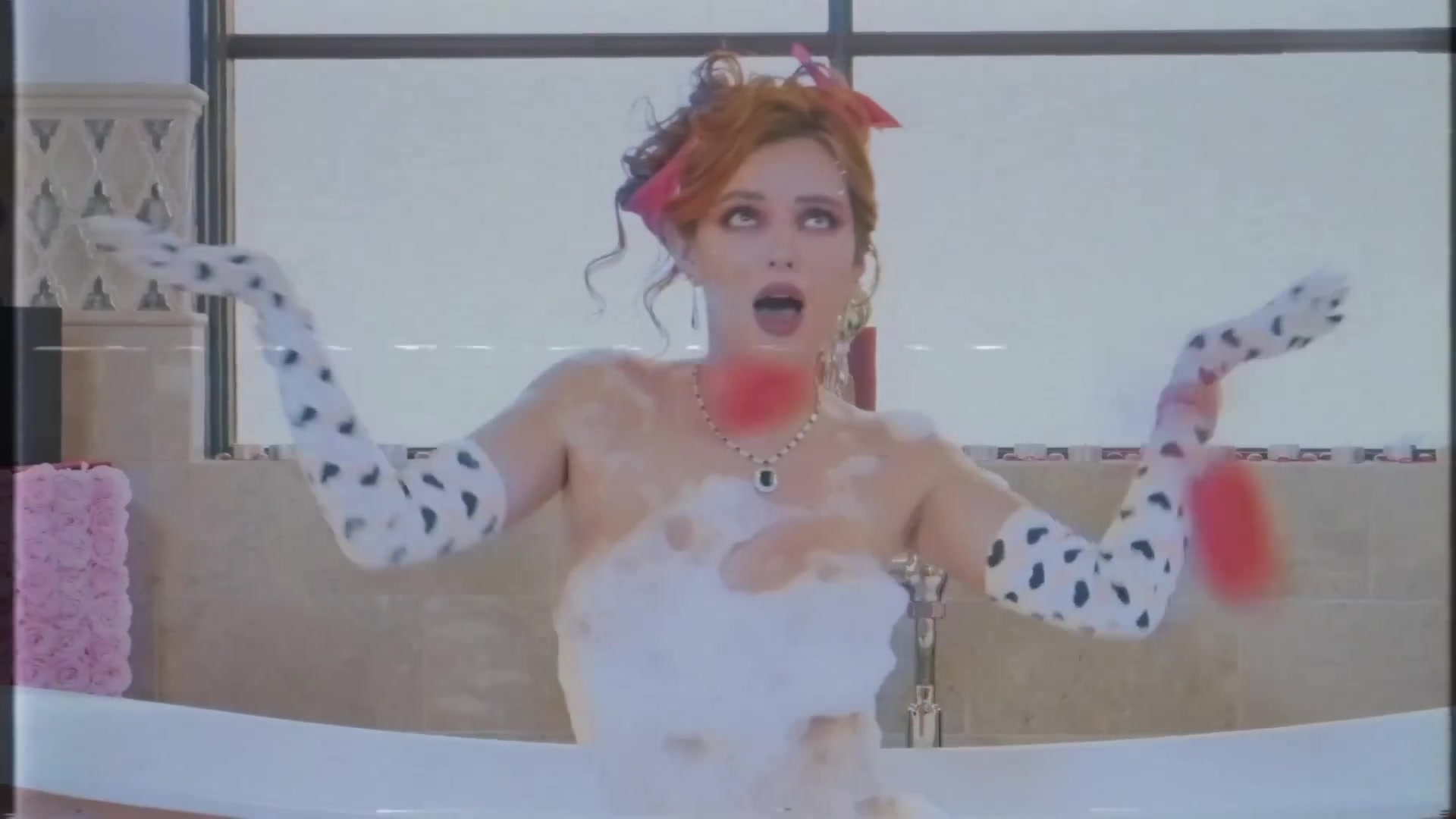 bellathornedaily_Lonely_mv_000023.jpg bellathornedaily_Lonely_mv_000023.jpg