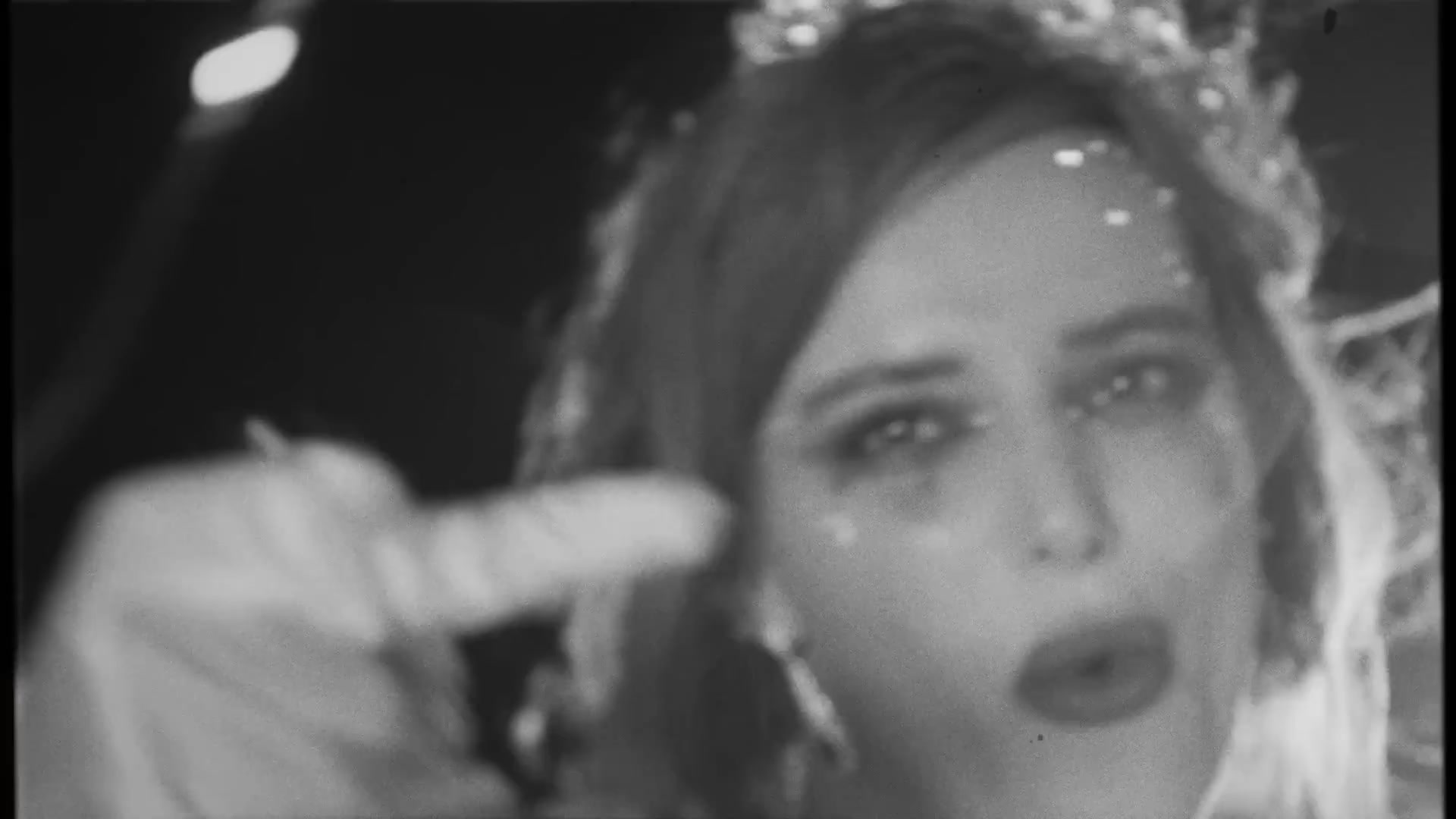 bellathornedaily_Lonely_mv_000069.jpg bellathornedaily_Lonely_mv_000069.jpg