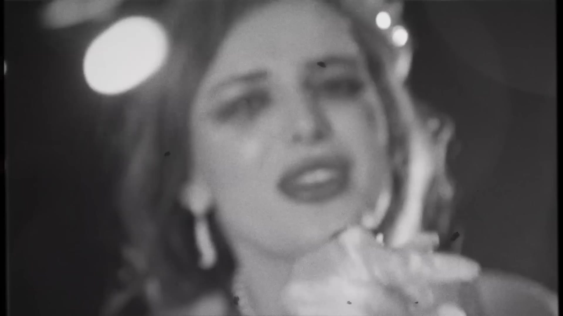 bellathornedaily_Lonely_mv_000070.jpg bellathornedaily_Lonely_mv_000070.jpg
