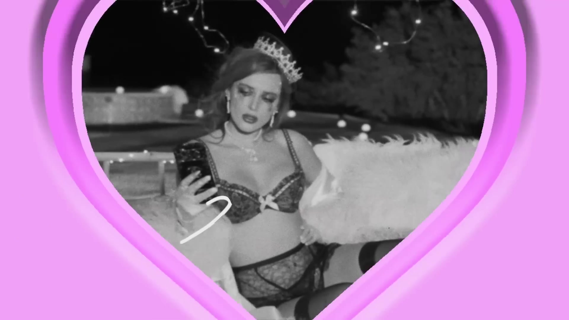 bellathornedaily_Lonely_mv_000083.jpg bellathornedaily_Lonely_mv_000083.jpg
