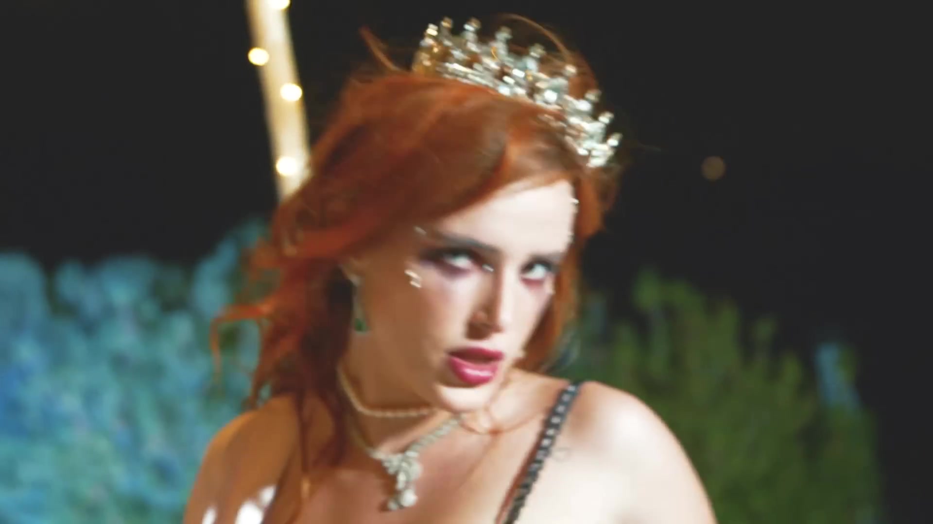 bellathornedaily_Lonely_mv_000096.jpg bellathornedaily_Lonely_mv_000096.jpg