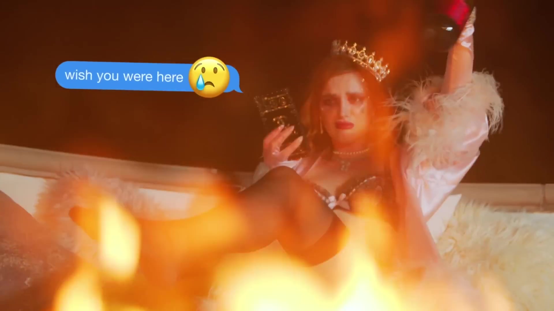 bellathornedaily_Lonely_mv_000130.jpg bellathornedaily_Lonely_mv_000130.jpg