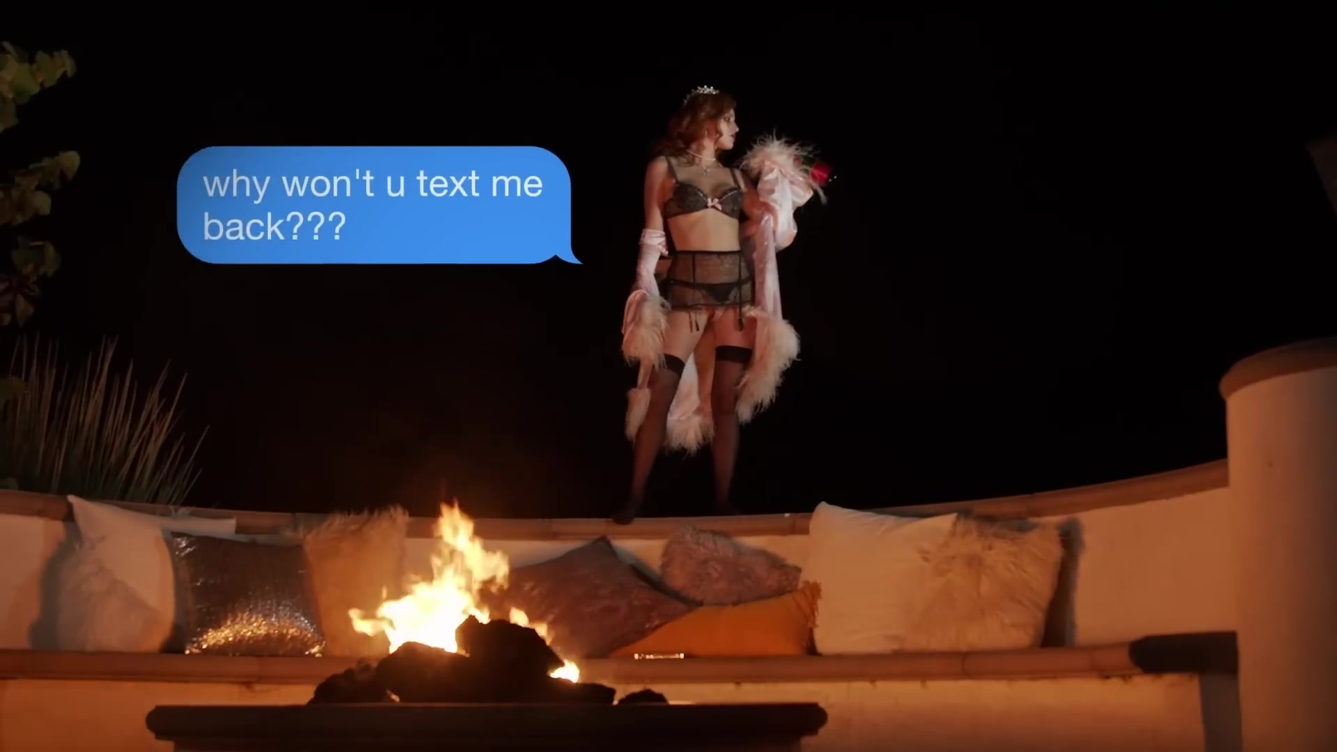 bellathornedaily_Lonely_mv_000135.jpg