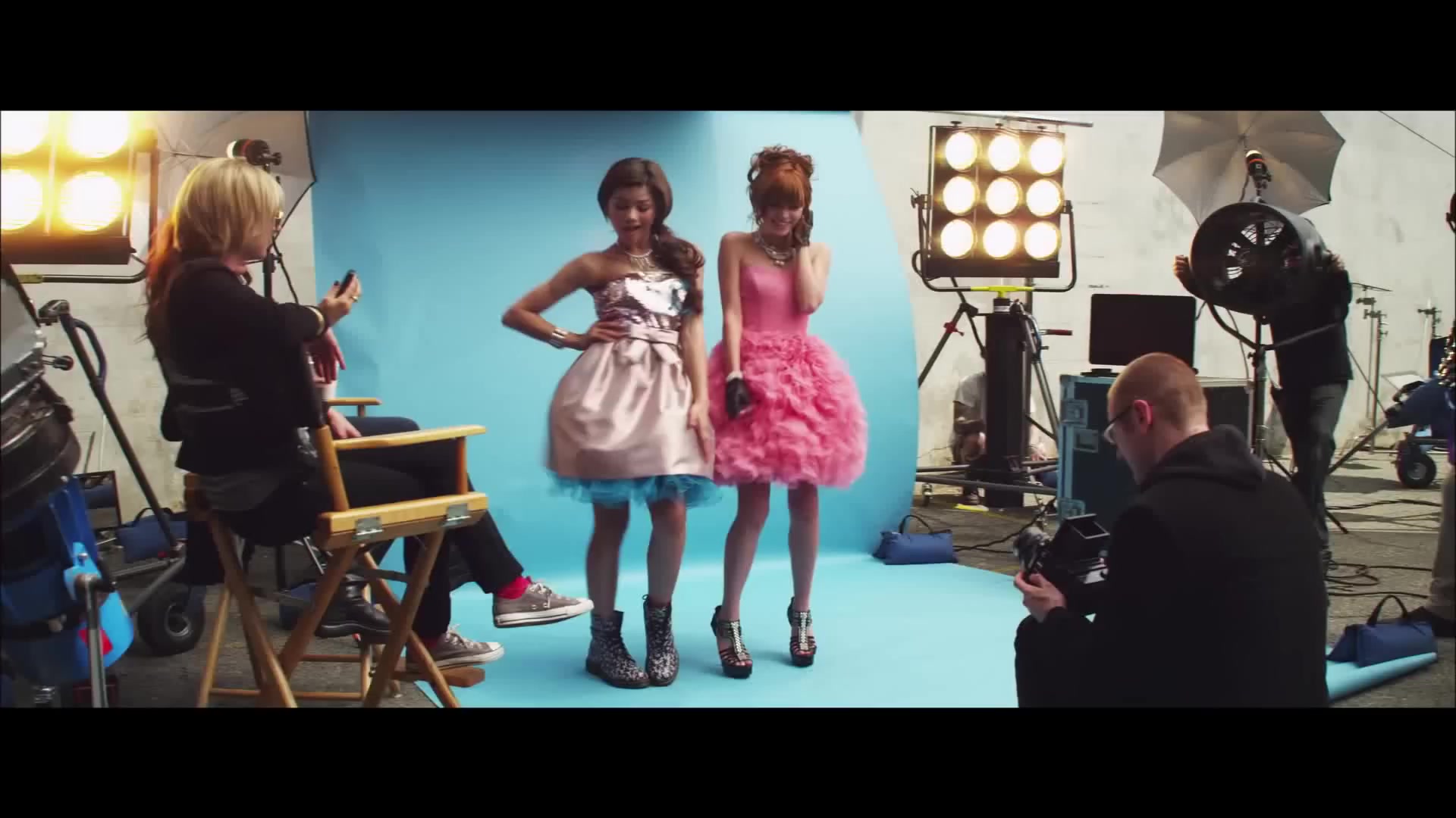 bellathornedaily_Watchme_shakeitup_mv_000001.jpg bellathornedaily_Watchme_shakeitup_mv_000001.jpg